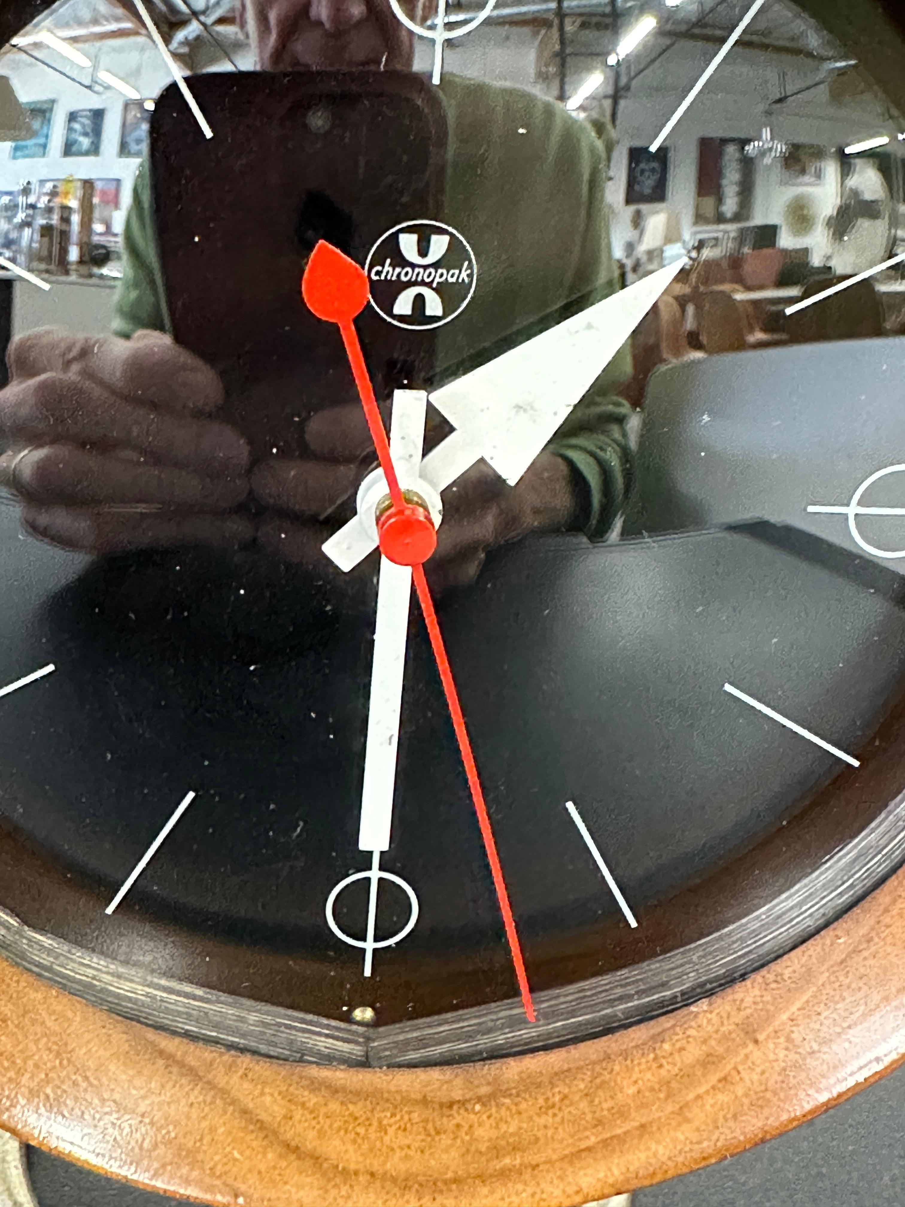 1950's Rare George Nelson for Howard Miller Chronopak 4765 Clock In Good Condition For Sale In Palm Springs, CA