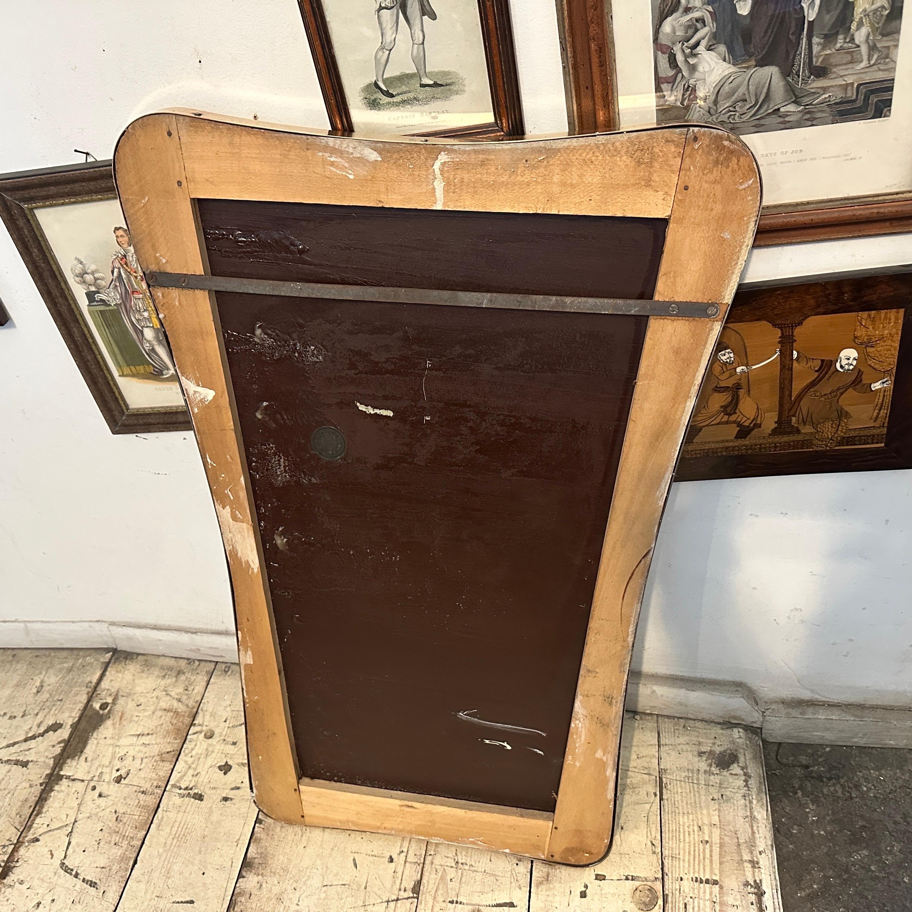 Espejo de pared italiano con forma de biscuit, estilo Gio Ponti, raro, de mediados de siglo 1950 en venta 4