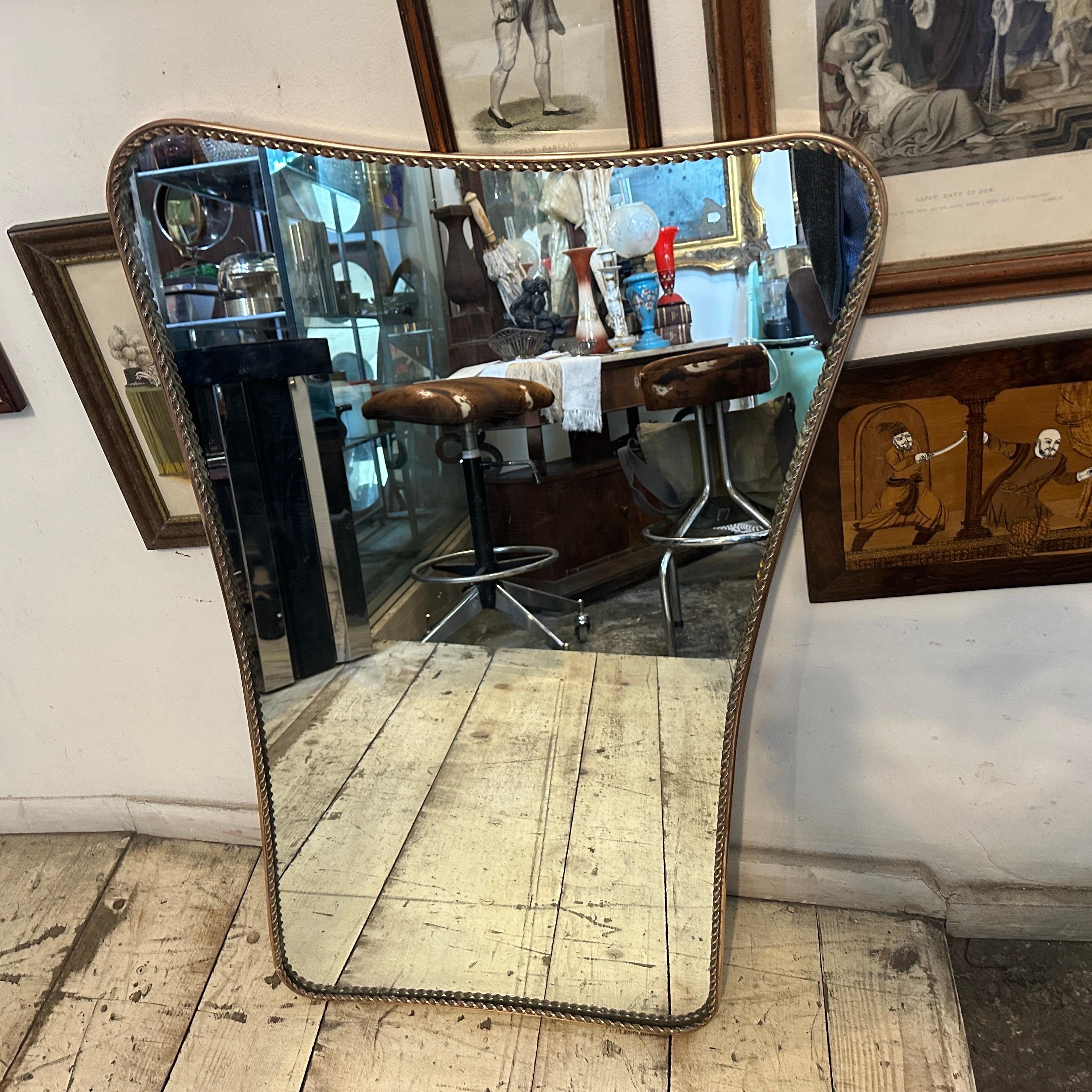 Espejo de pared italiano con forma de biscuit, estilo Gio Ponti, raro, de mediados de siglo 1950 en Bueno estado para la venta en Aci Castello, IT