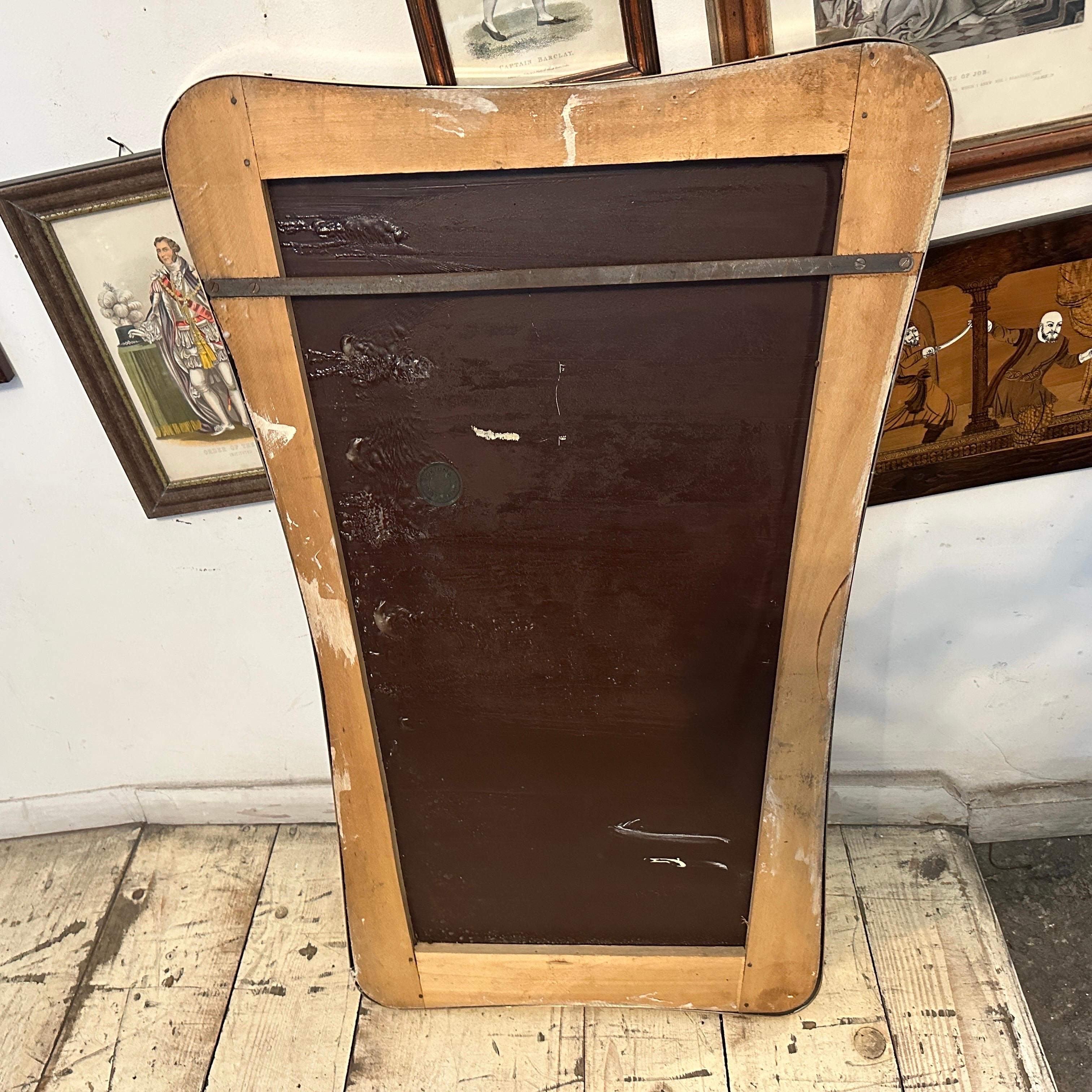 Espejo de pared italiano con forma de biscuit, estilo Gio Ponti, raro, de mediados de siglo 1950 Latón en venta