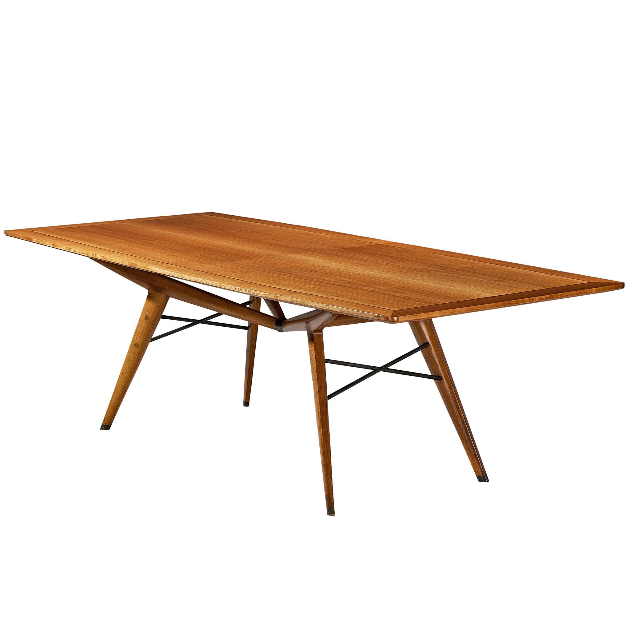 Rare table de salle à manger italienne des années 1950 en noyer, bronze et laiton