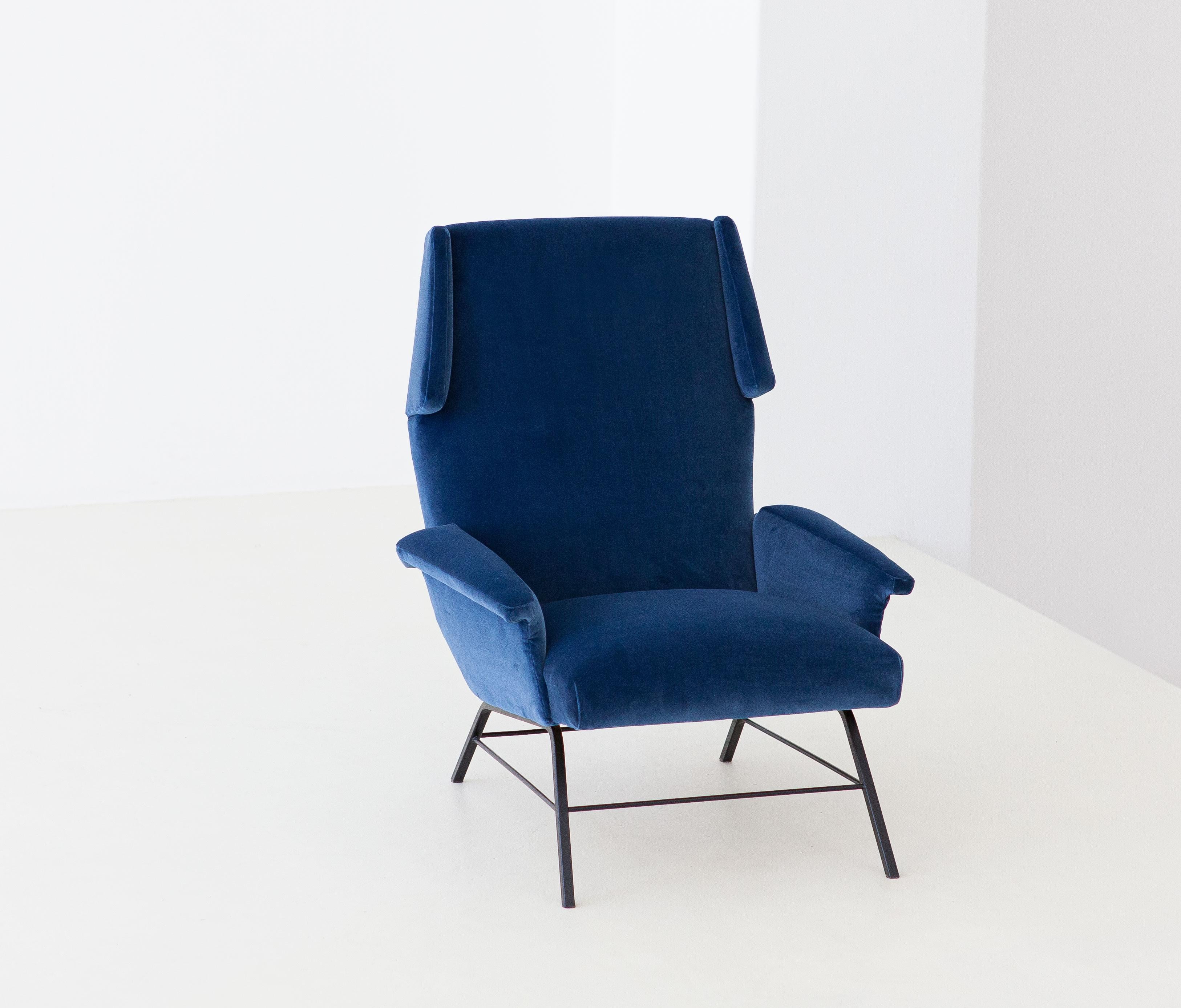 1950s Rare Italian Blue Velvet Lounge Armchair 2