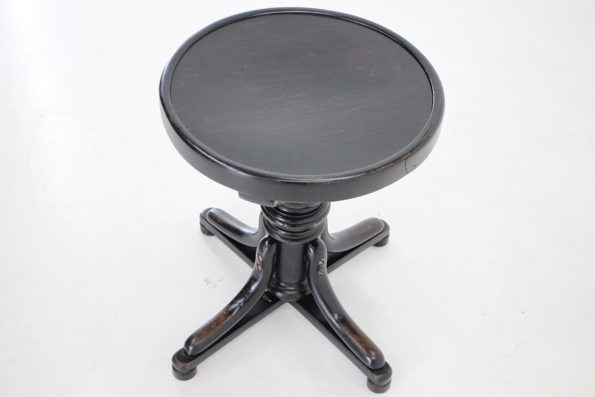 1950s Rare Thonet Swivel Piano Stool No.6, Czechoslovakia In Good Condition For Sale In Praha, CZ
