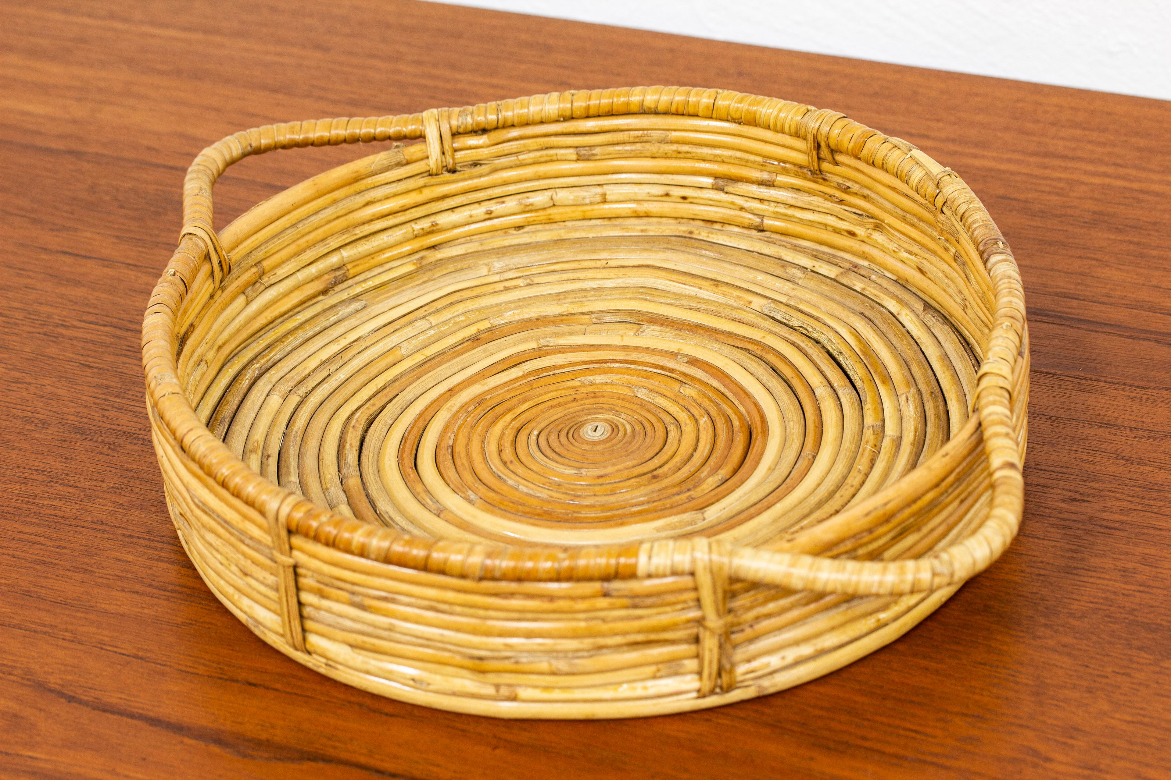 Mid-20th Century 1950s Rattan basket serving tray from Finland, Nordic modern For Sale