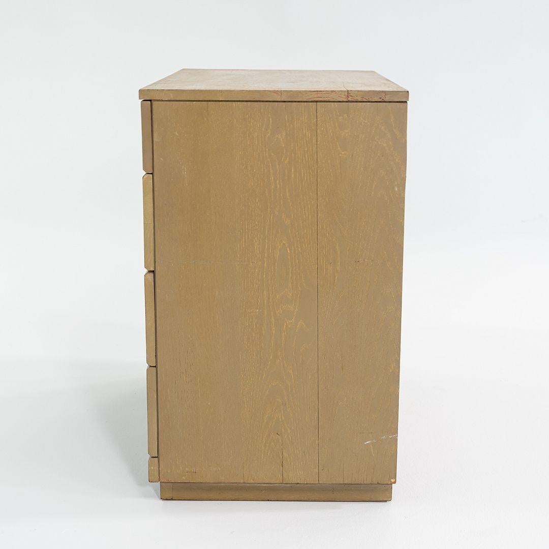 Quercia 1950 Raymond Loewy per Mengel Furniture - Comò a quattro cassetti in Oak Oak in vendita