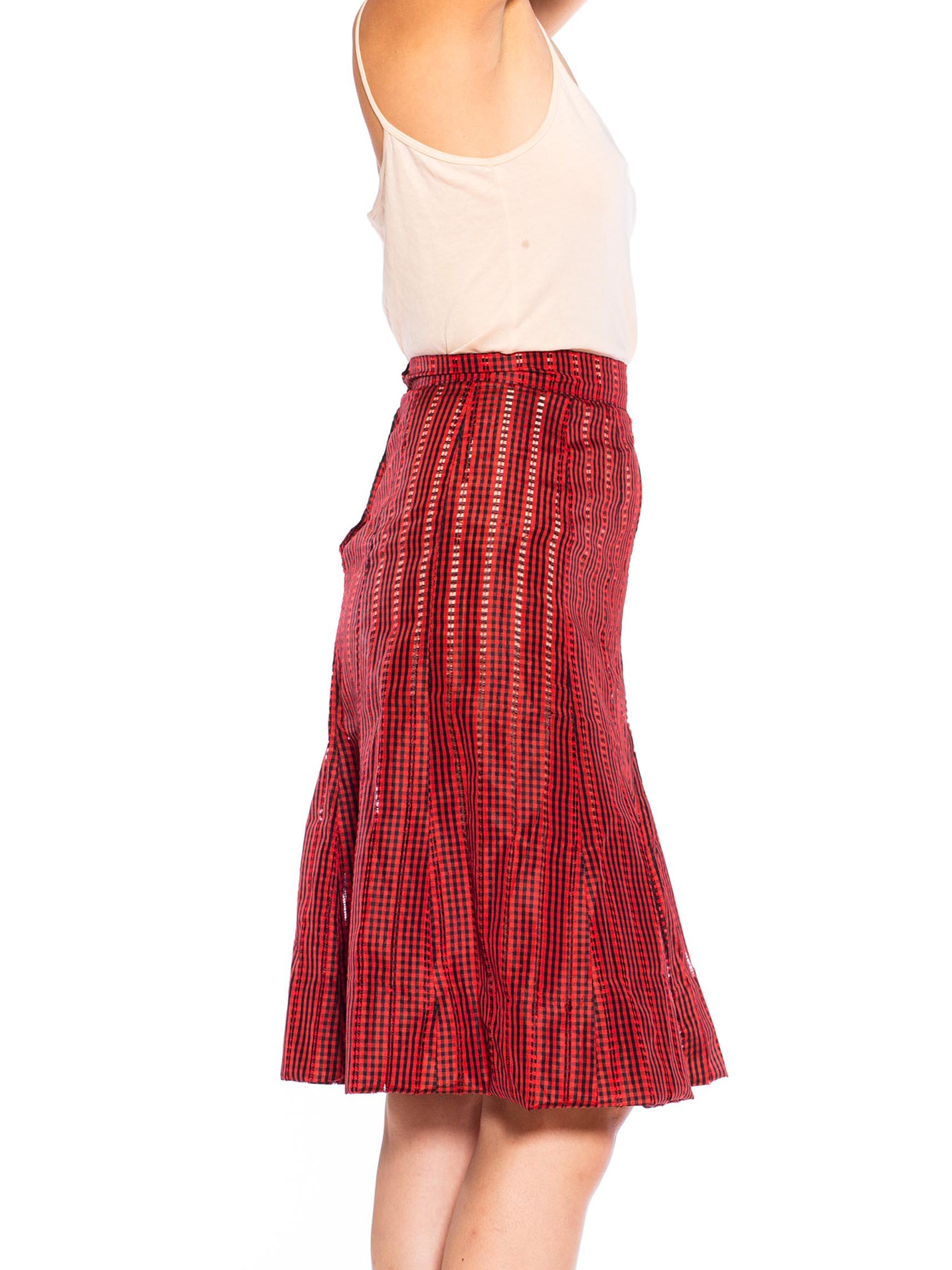 1950S Red & Black Silk Taffeta Checkered Skirt In Excellent Condition In New York, NY
