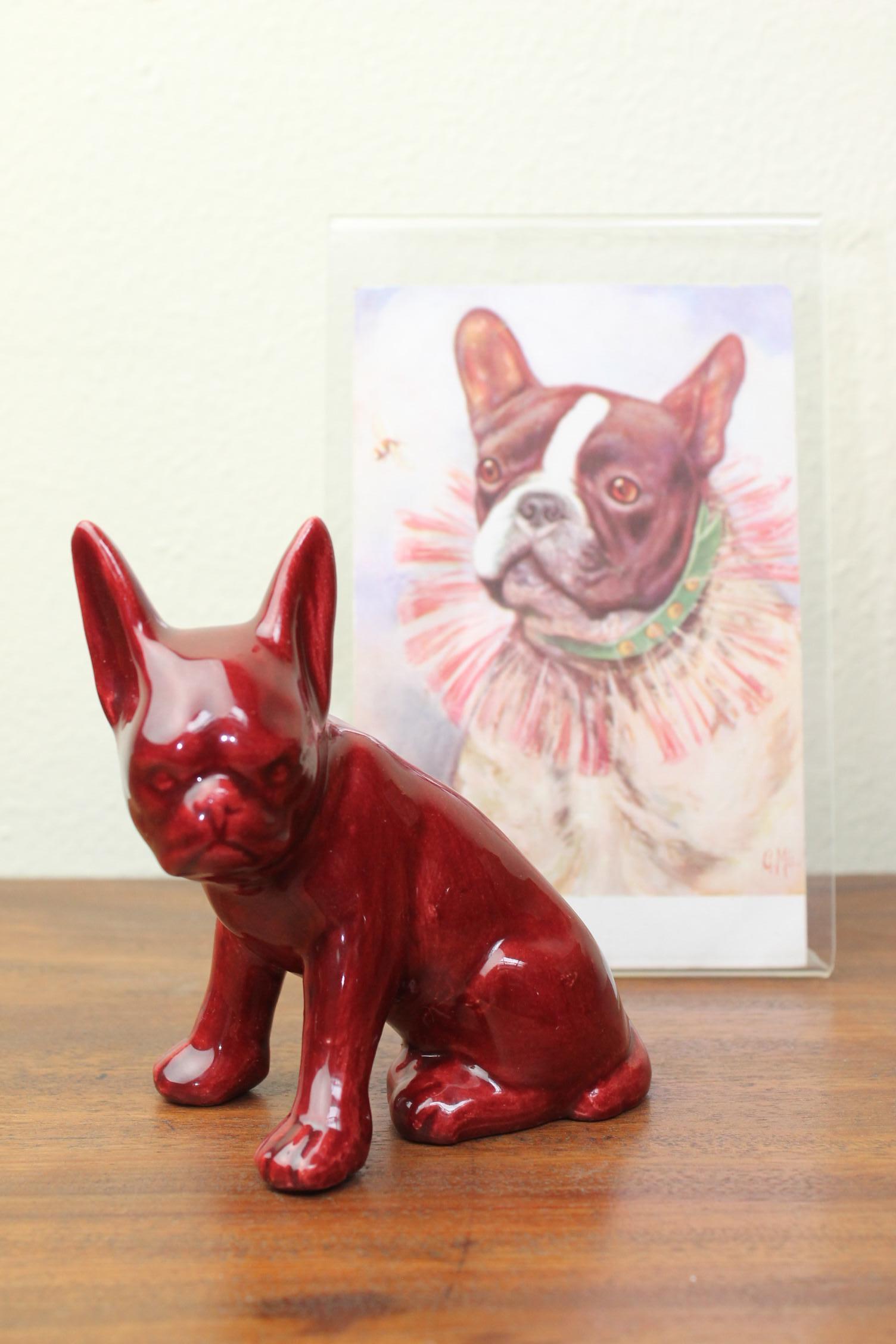 Vintage red-Bordeaux French bulldog figurine.
This dog statue is special because of his red-Bordeaux color, which you do not see often.
He was added in the late 1950s to his former owner collection, but he could even be a little older (1930-1940)