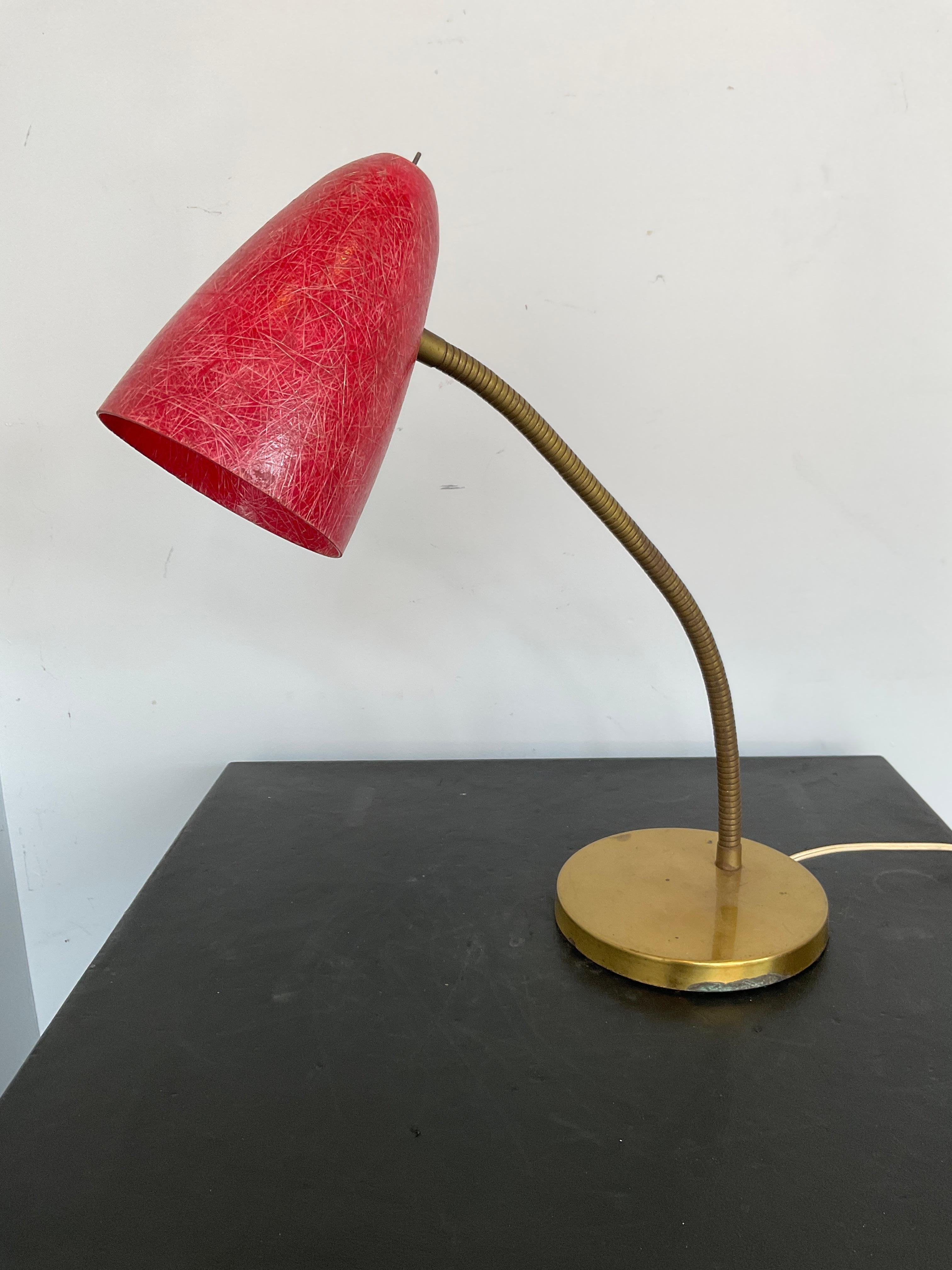 1950s Red Fiberglass Shade and Brass Coated Base Table Lamp In Good Condition For Sale In Tarrytown, NY
