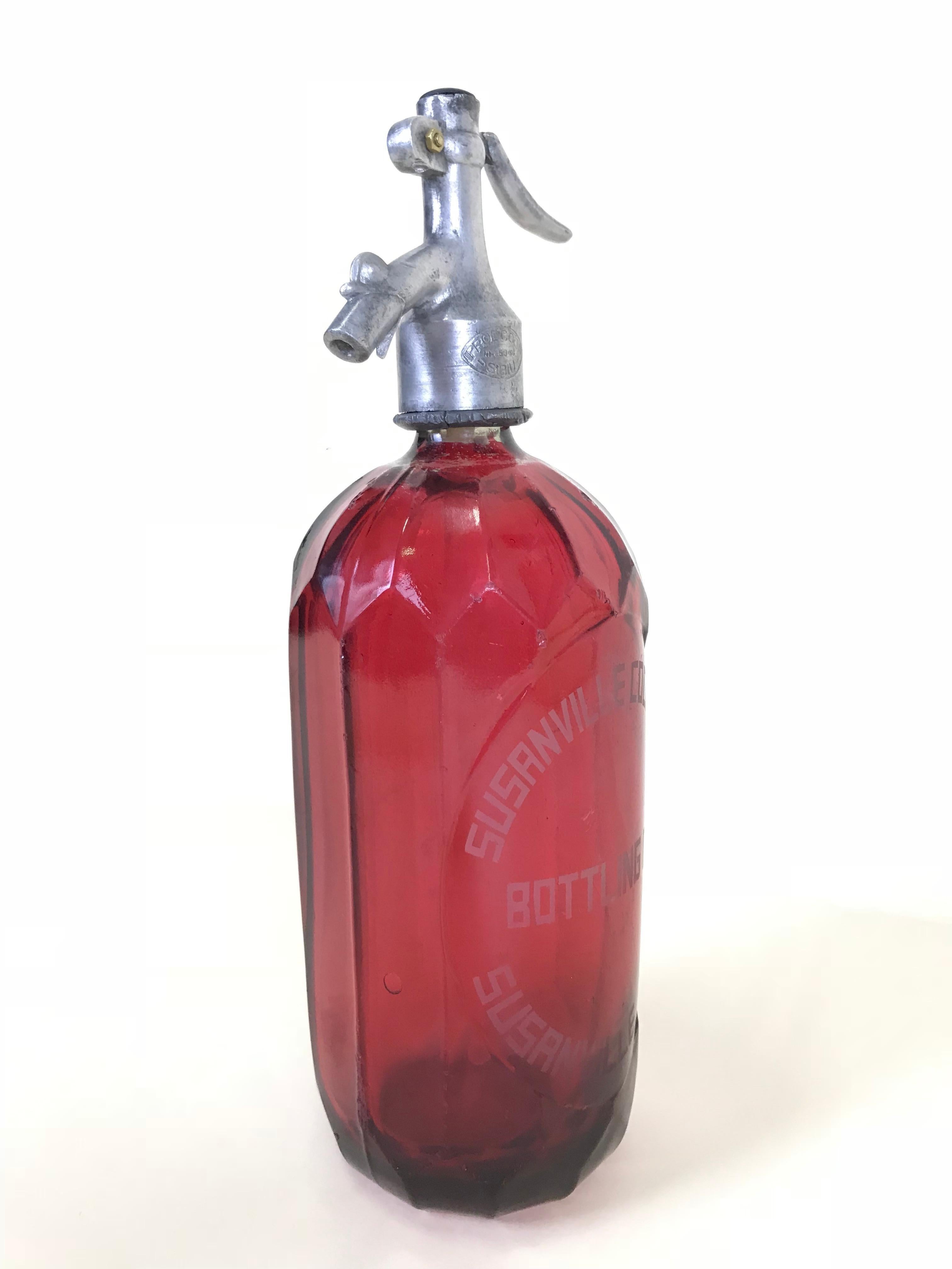 Mid-Century Modern 1950s Red Glass American Soda Syphon Seltzer Susanville Coca-Cola Bar Bottle For Sale
