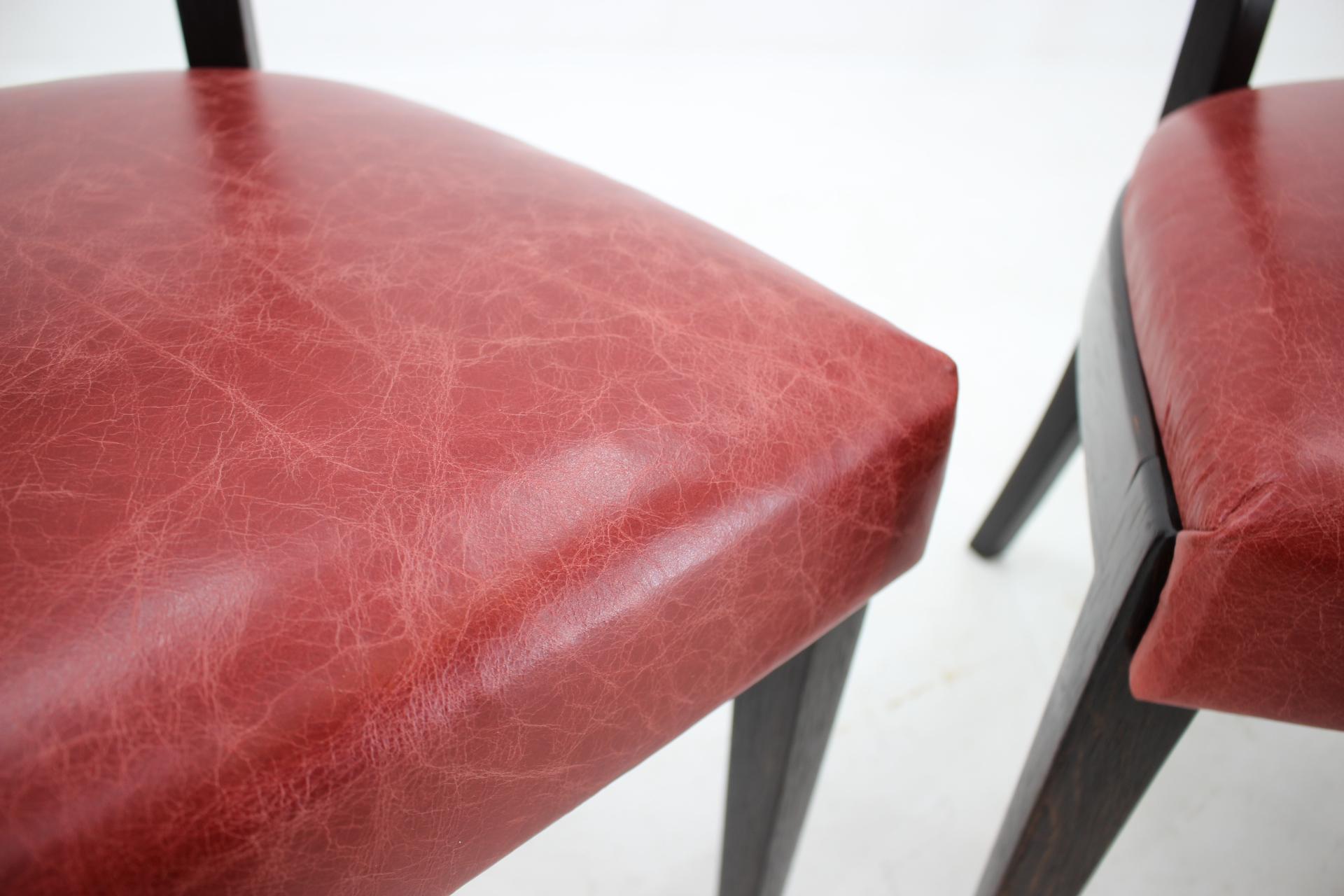 1950s Red Leather Dining Chairs for UP Czechoslovakia, Set of 4 For Sale 5