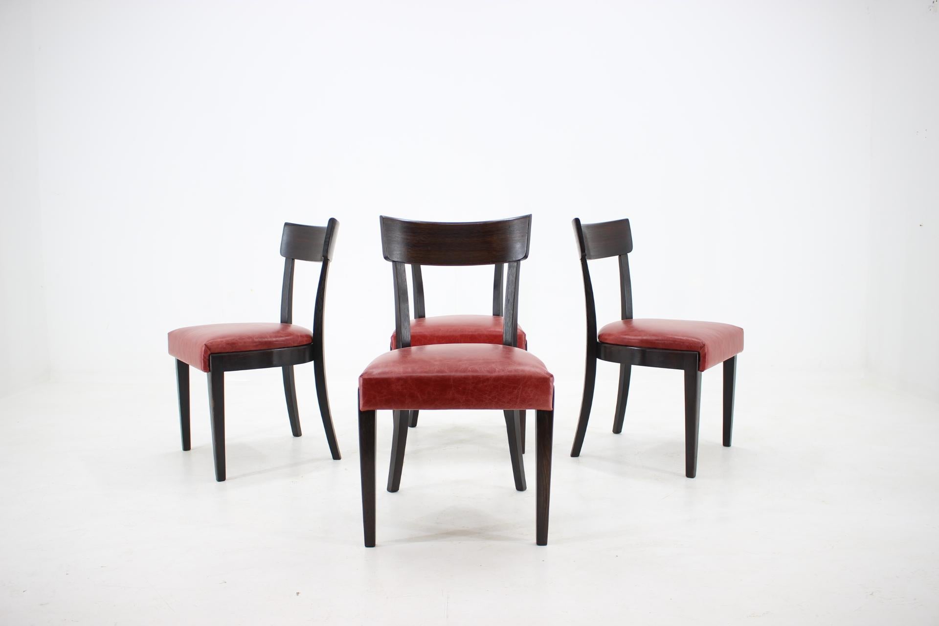 - Newly upholstered in quality red leather
- Wooden parts have been repolished.