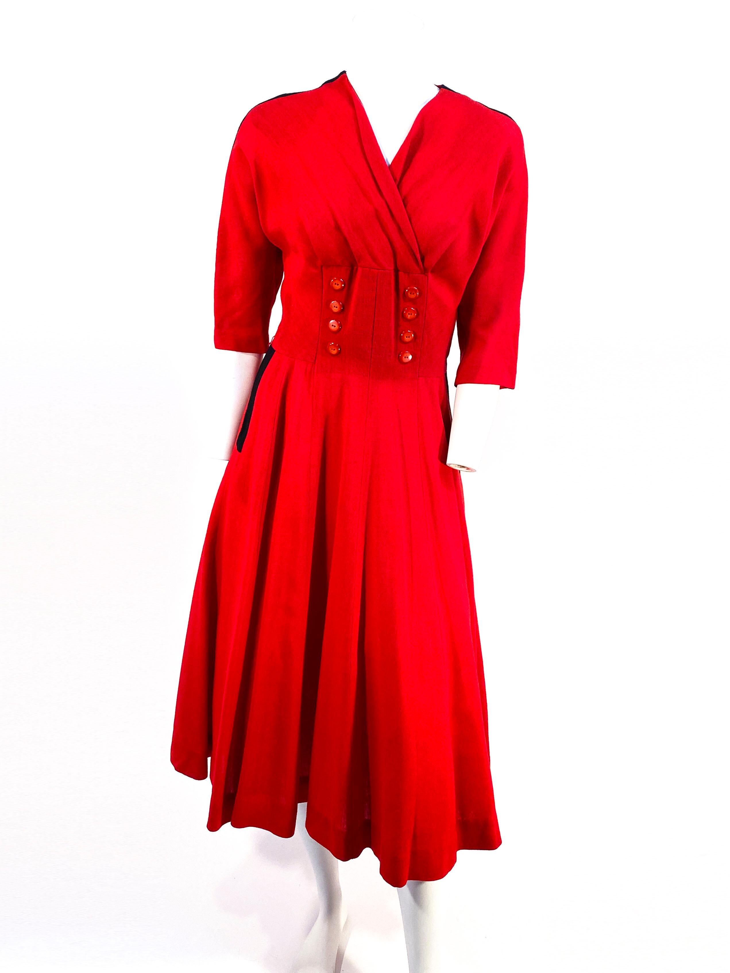 1950er Jahre Rotes Kleid aus heller Wolle im Angebot 1