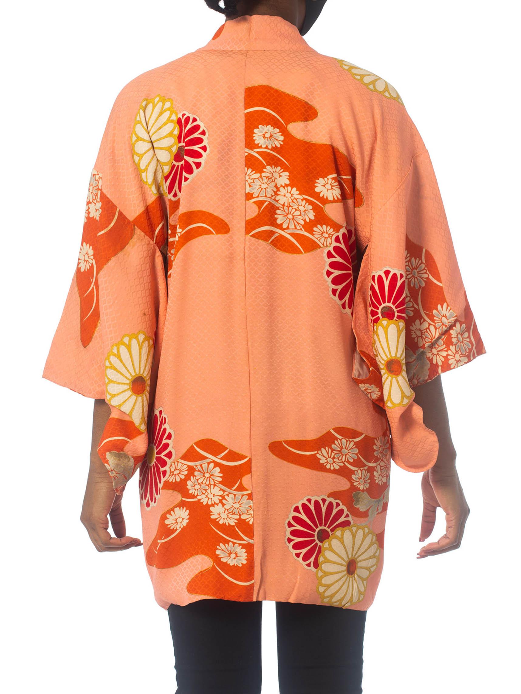 1950S Red & Pink Silk Jaquard Floral Kimono In Excellent Condition In New York, NY