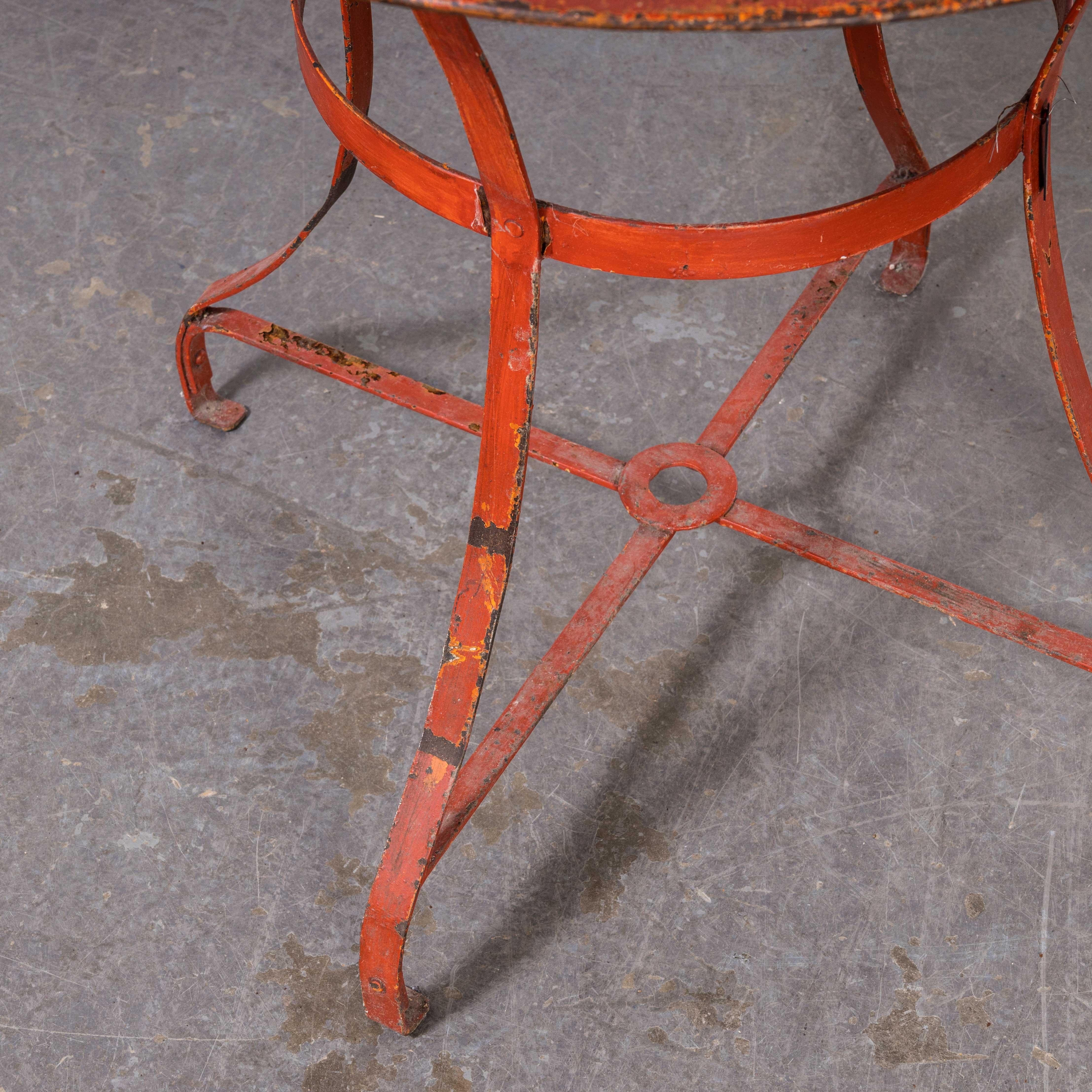 1950's Red Round French Metal Garden Dining Table For Sale 3