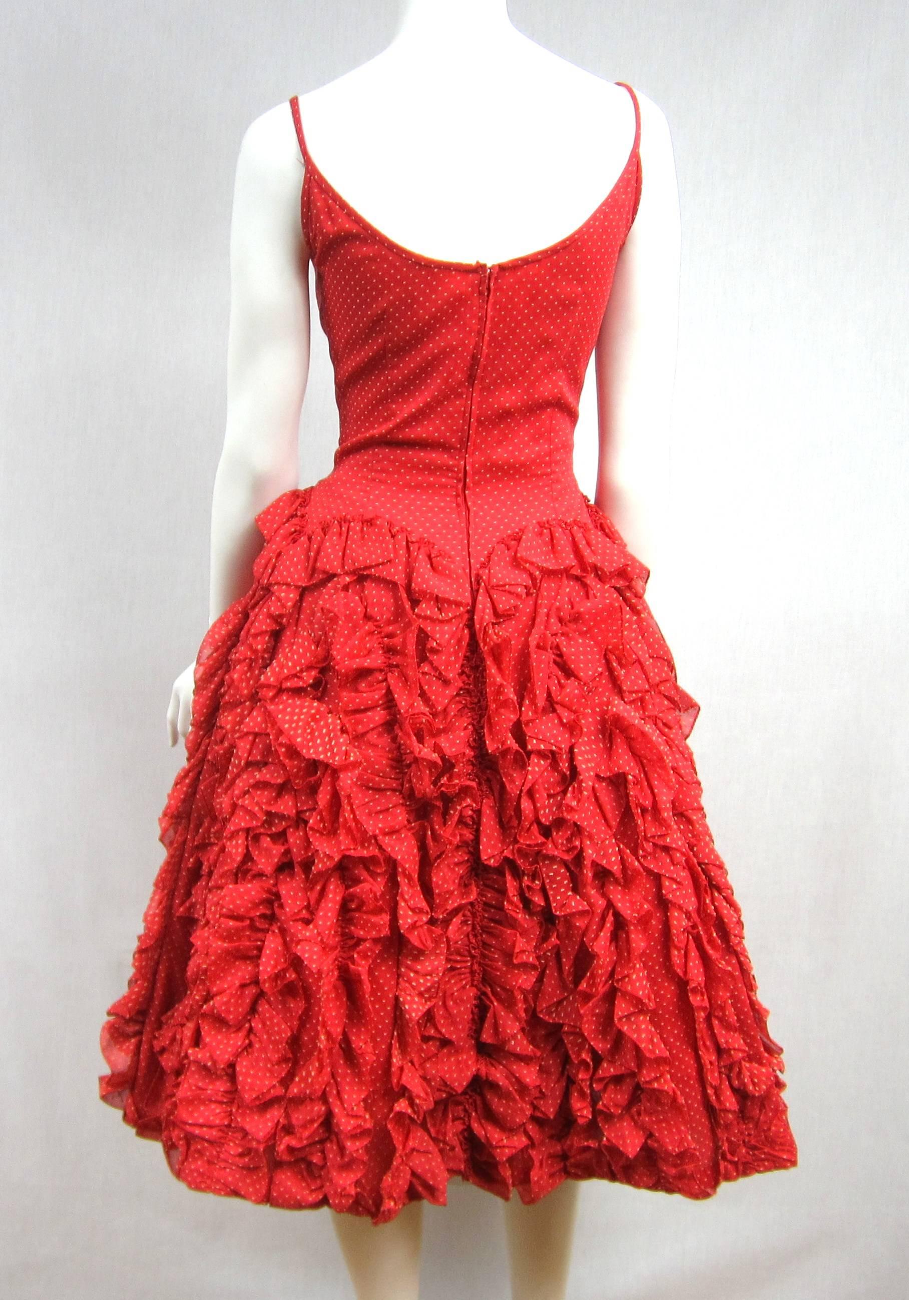 1950er Rotes gerafftes Kleid Flamenco Tänzerin Party  im Angebot 1