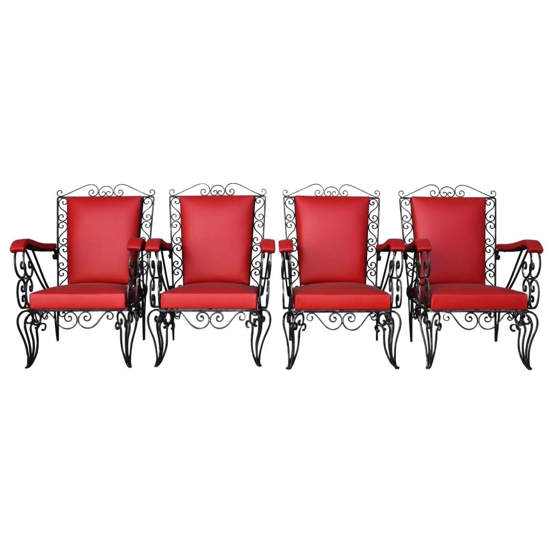 1950er Jahre Rote Skaï bezogene Sessel aus Schmiedeeisen