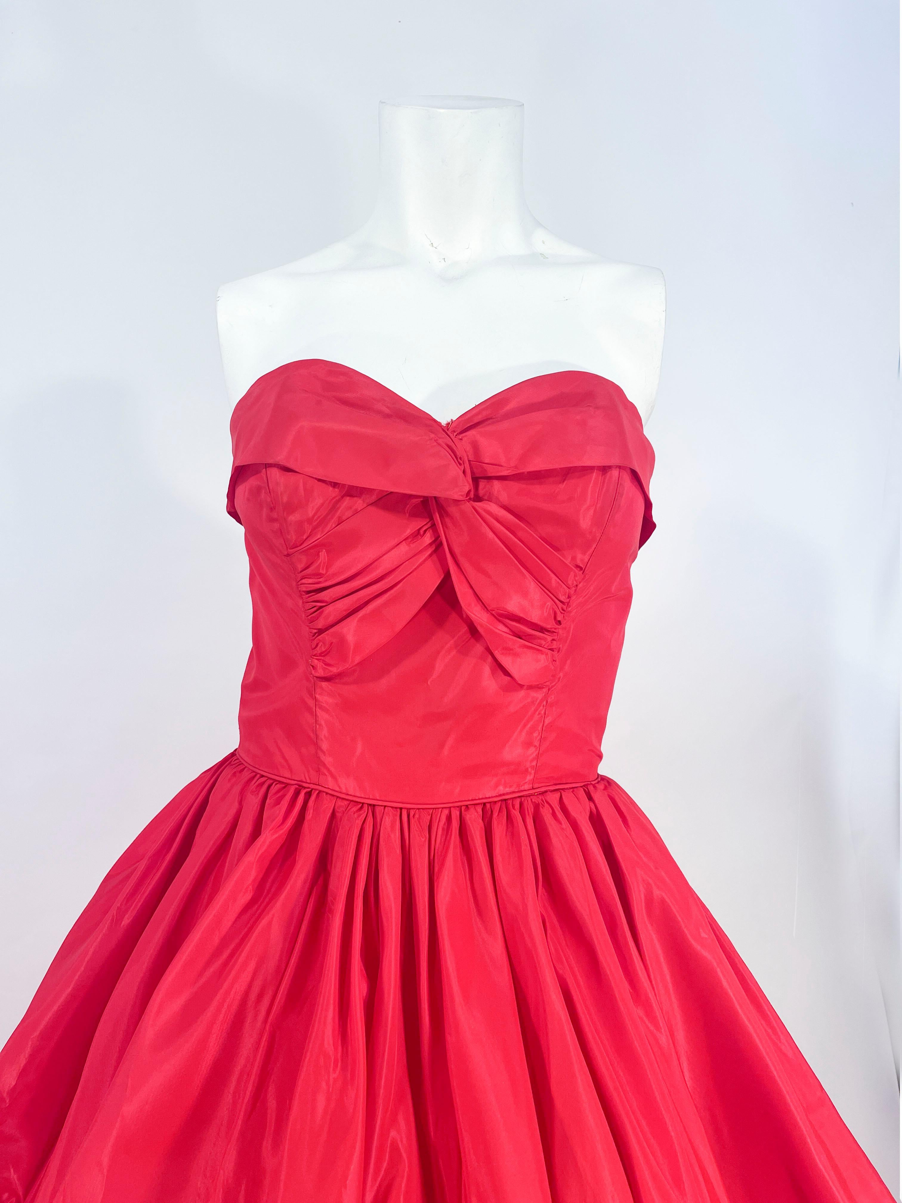 1950s Red Taffeta Party Dress In Good Condition For Sale In San Francisco, CA