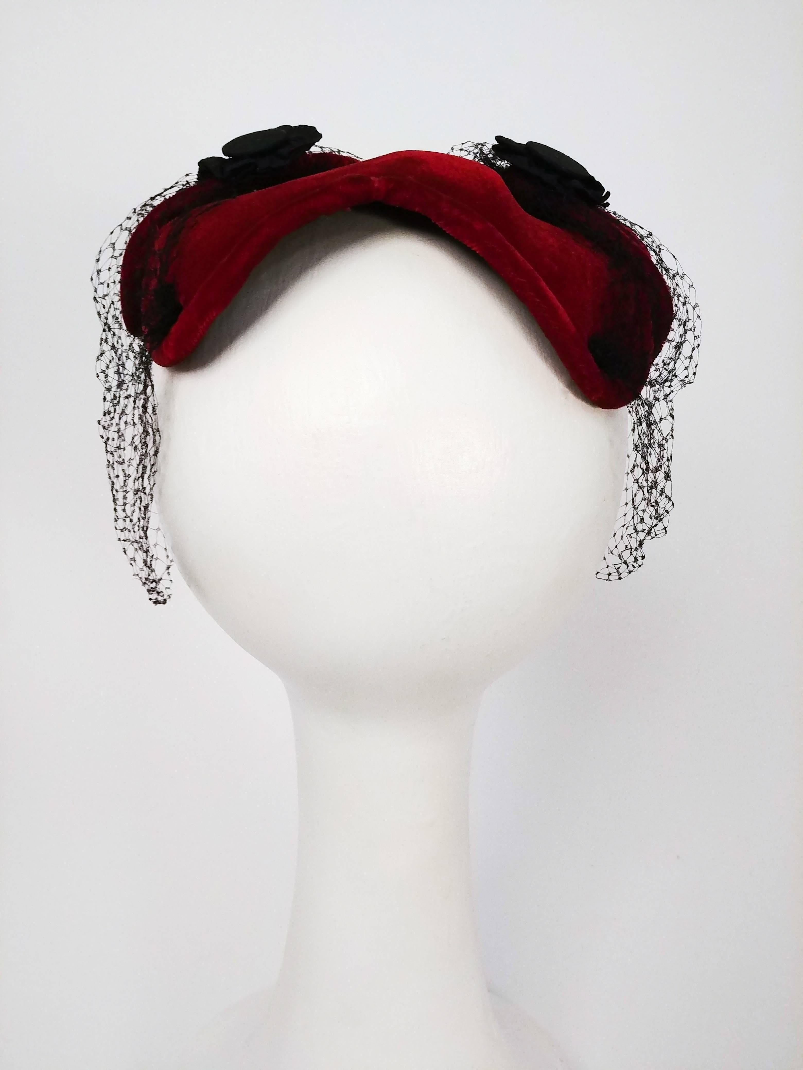 1950s Red Velvet Cocktail Hat w/ Veil In Good Condition In San Francisco, CA