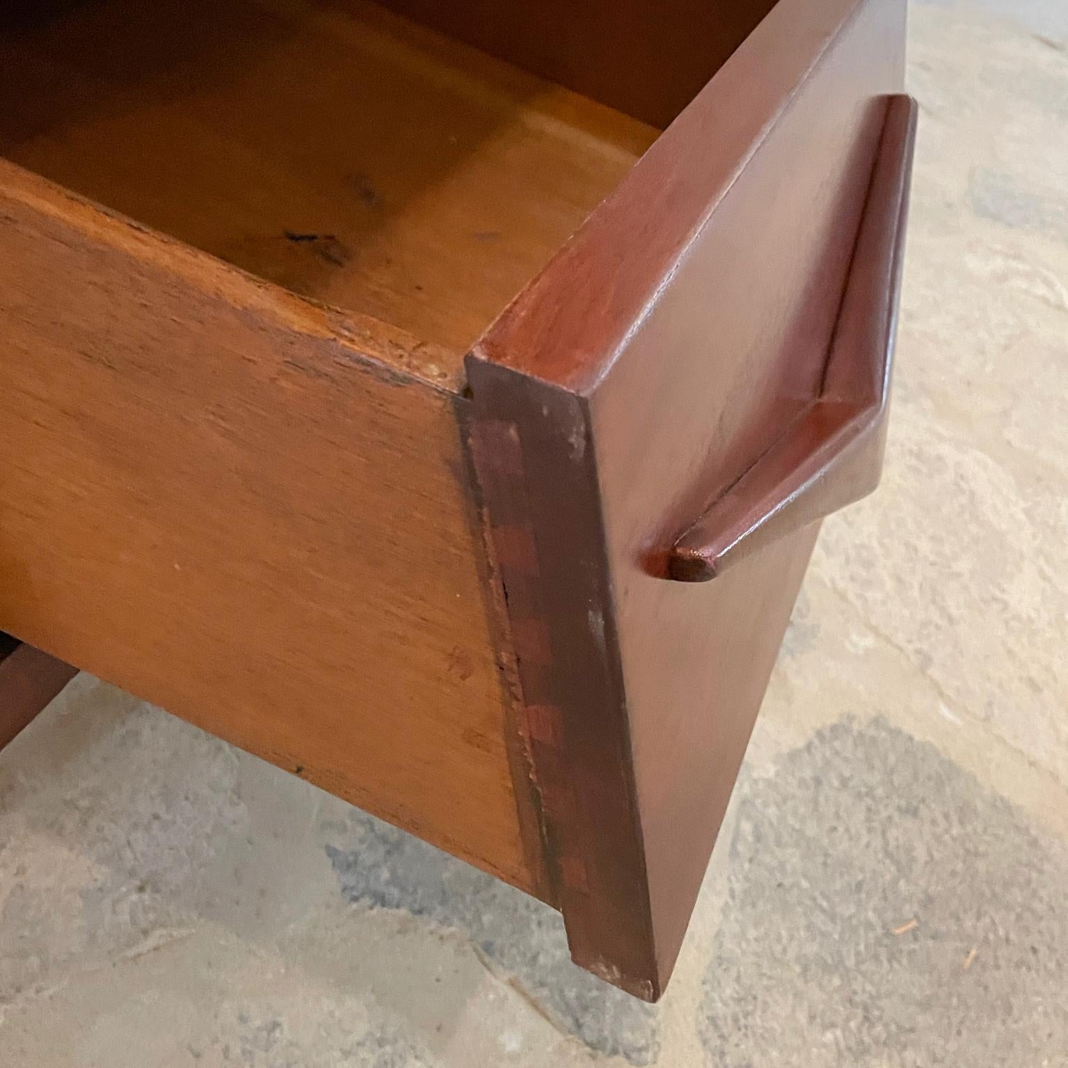 1950s Fabulous Floating Desk Mexican Mahogany  For Sale 4