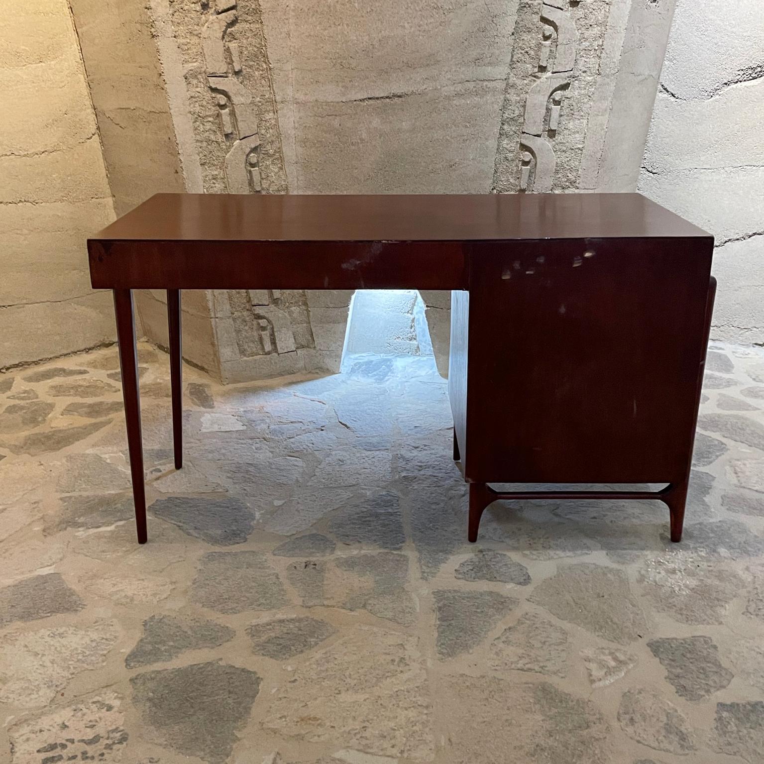 1950s Fabuloso Escritorio Flotante Caoba Mexicana en venta 7