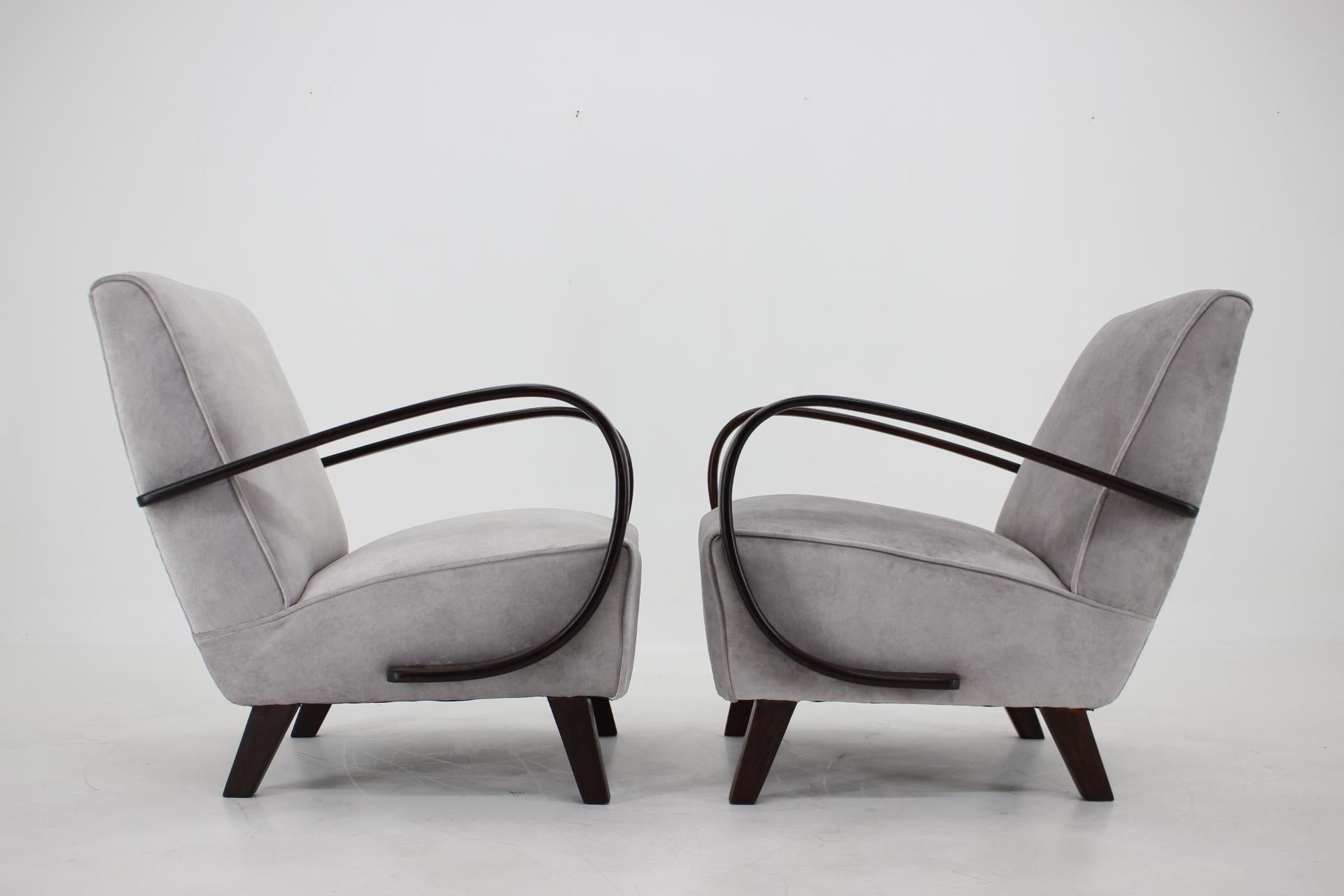 Mid-Century Modern 1950s Refurbished Jindrich Halabala Set of Two Armchairs, Czechoslovakia For Sale