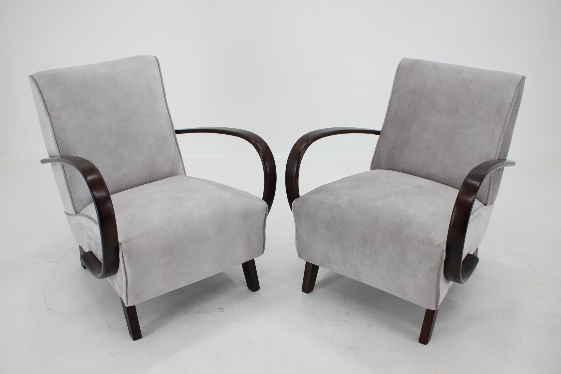 Mid-20th Century 1950s Refurbished Jindrich Halabala Set of Two Armchairs, Czechoslovakia For Sale