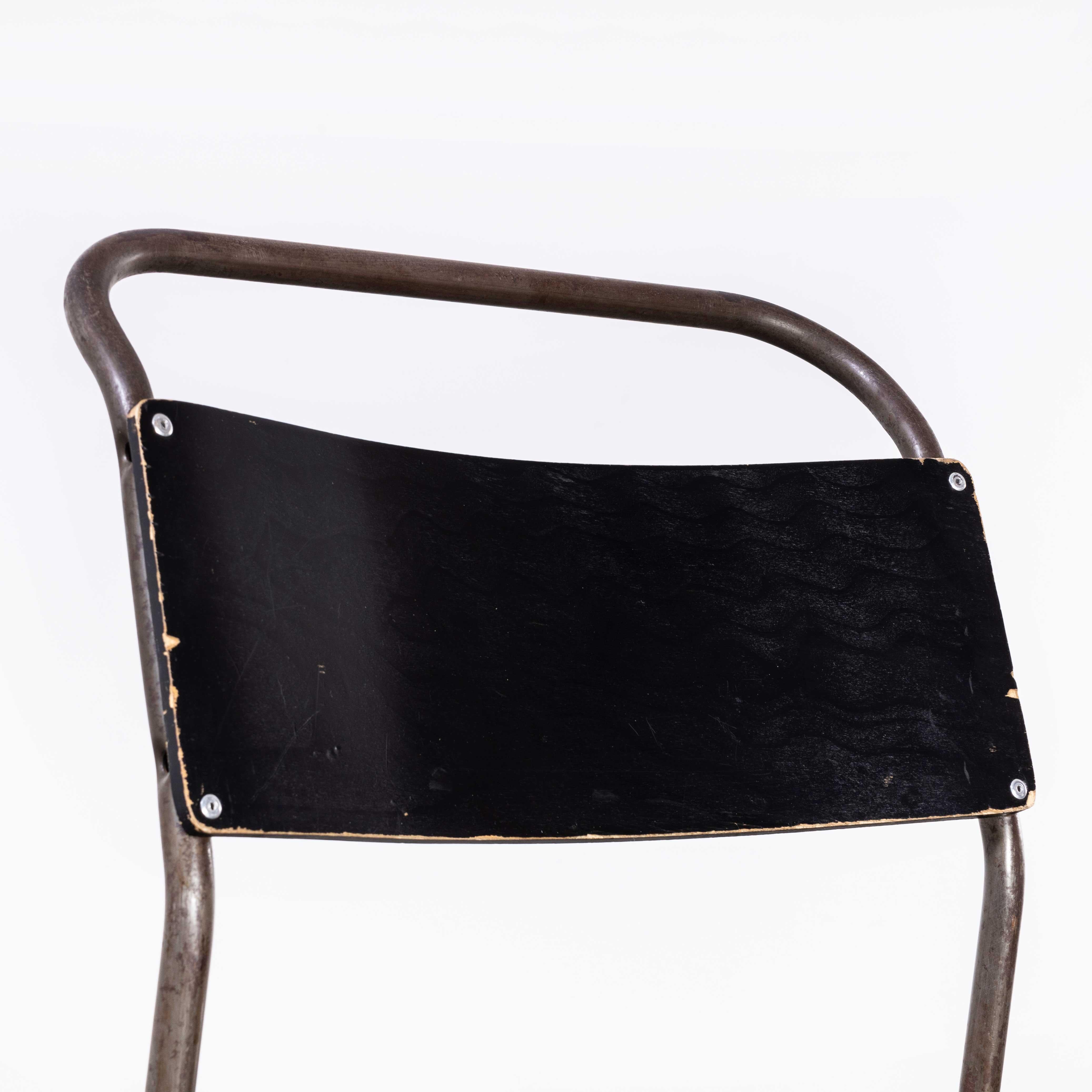 1950's Remploy Metallrohr schwarz Sitz Esszimmerstühle Satz von vierzehn
1950's Remploy Metallrohr schwarz Sitz Esszimmerstühle Satz von vierzehn. Diese Stühle sind ein britisches Muss, und dieses Set war ein guter Fund im Originalzustand,