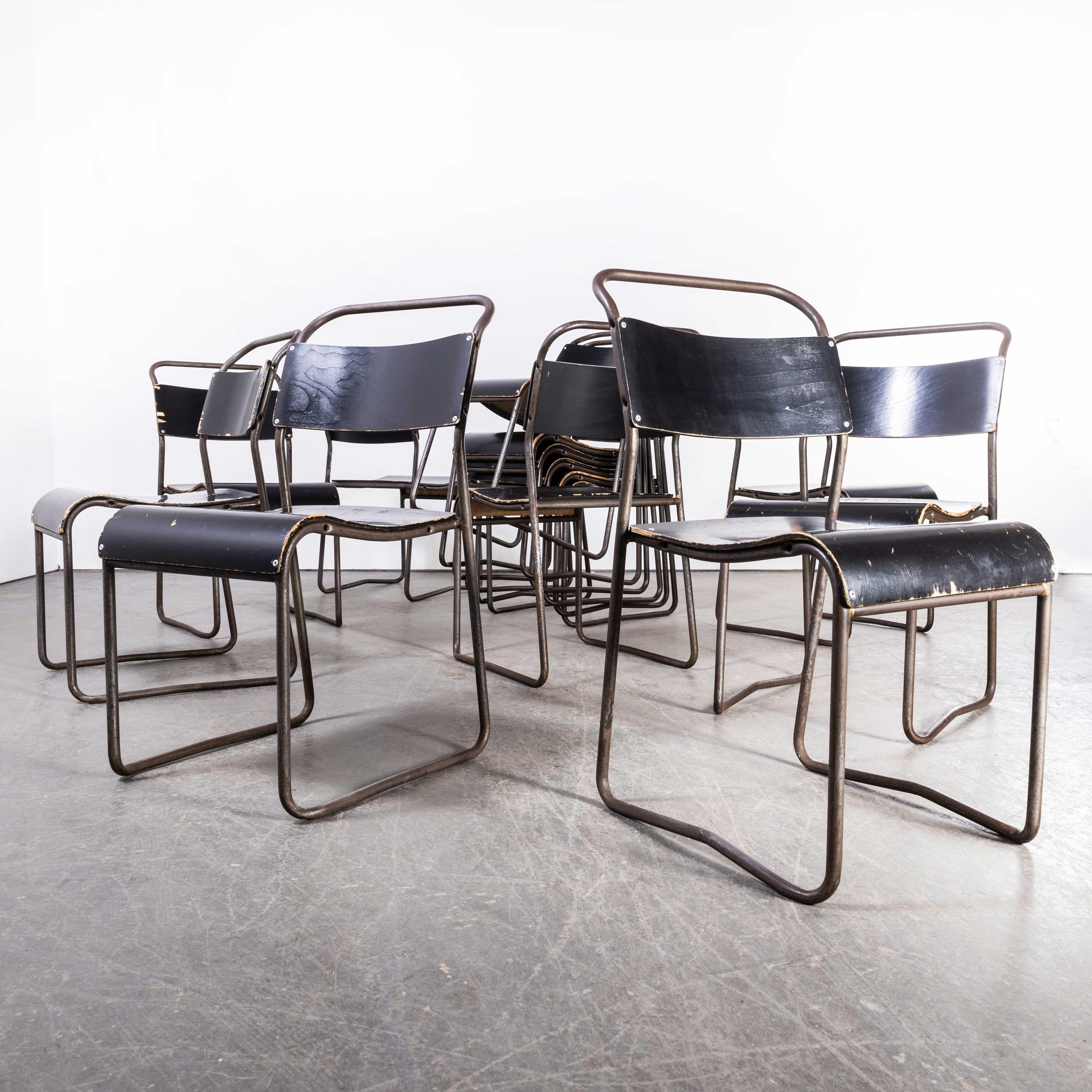 Set von vierzehn schwarzen Esszimmerstühlen mit Metallrohr, 1950er Jahre im Angebot 1