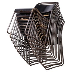 Juego de catorce sillas de comedor de metal tubular Remploy de los años 50 con asiento negro