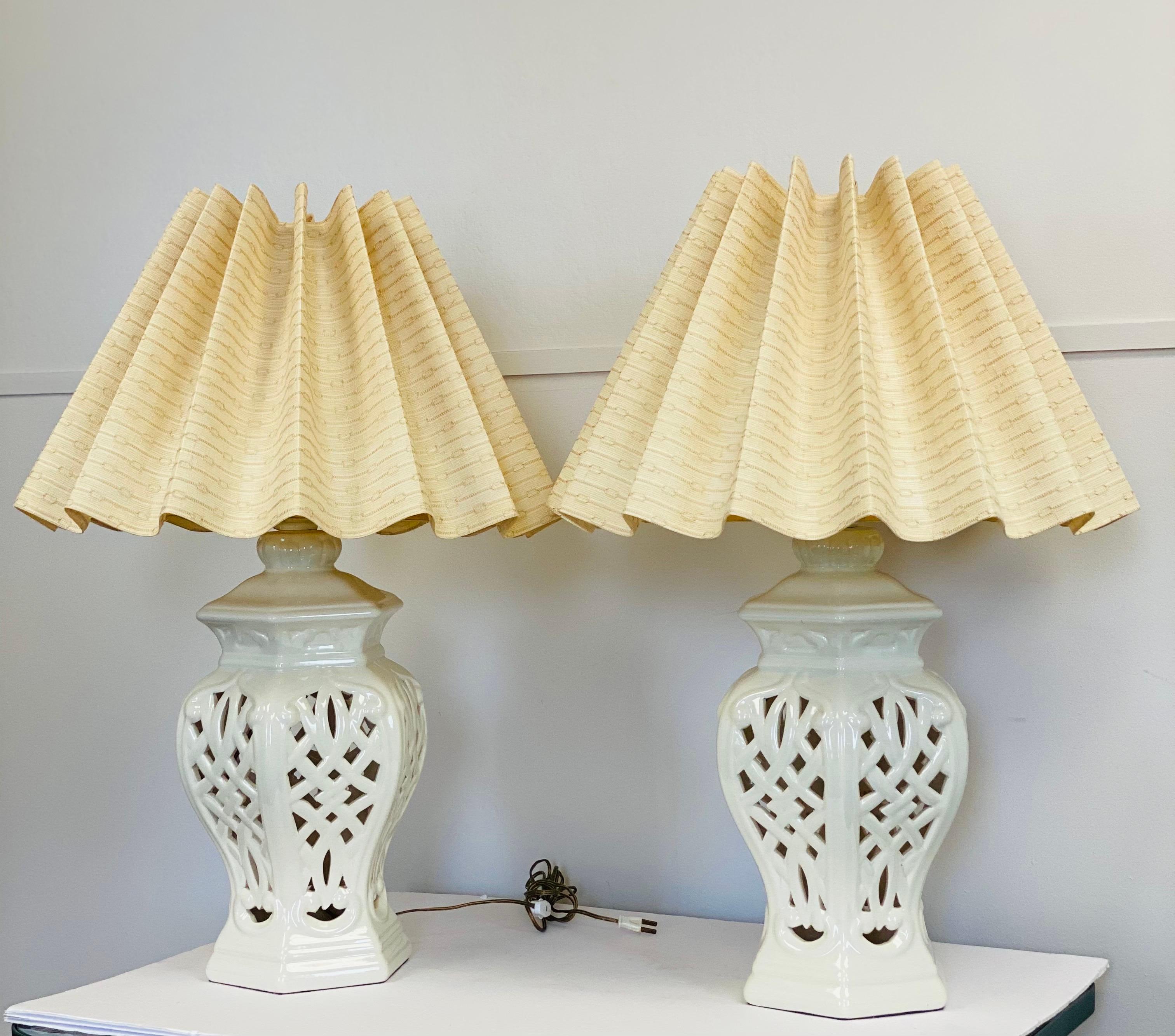 Hollywood Regency 1950s Reticulated White Glazed Ginger Jar Table Lamps with Shades, a Pair