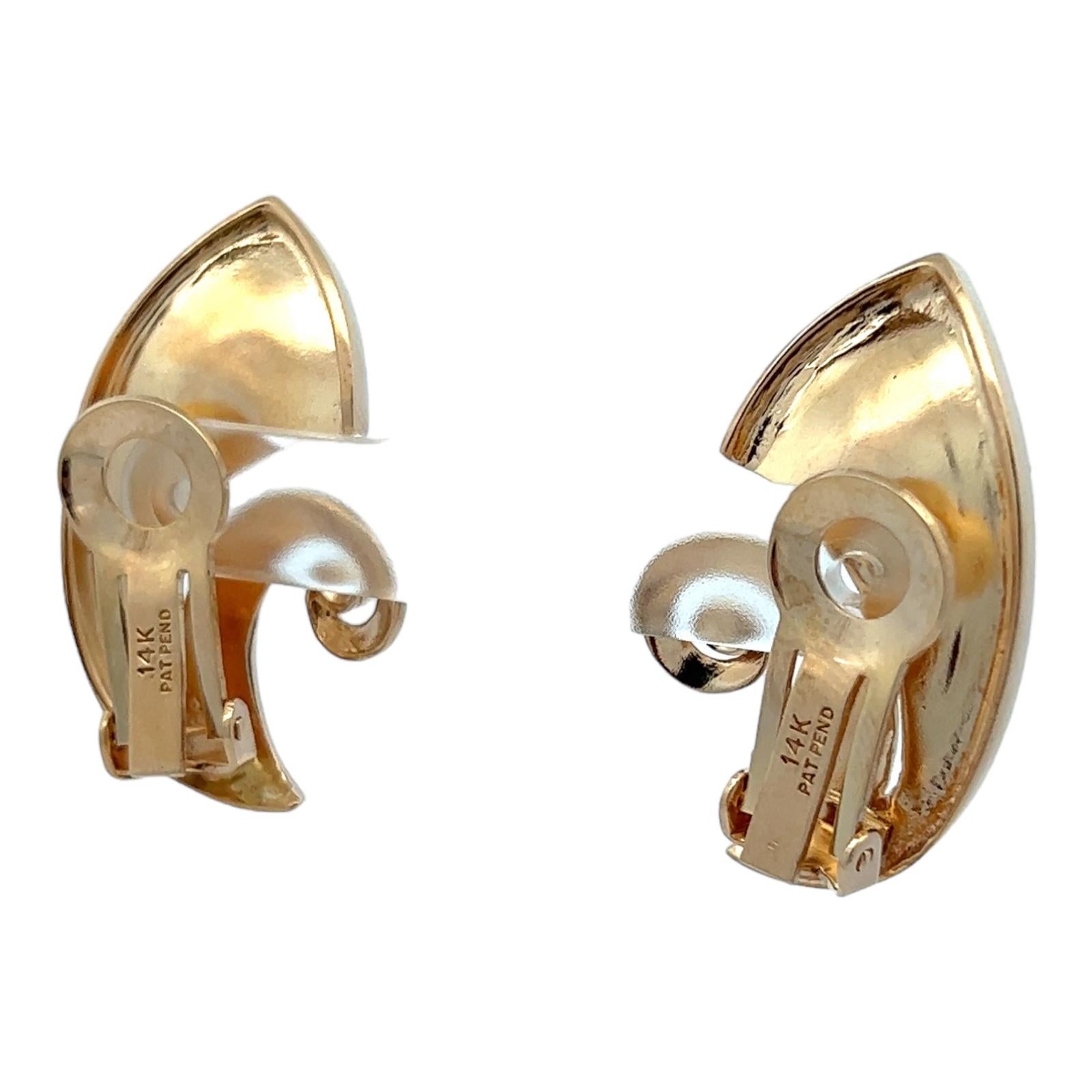 Women's 1950's Retro 14 Karat Yellow Gold High Polish Swril Earclip Earrings  For Sale