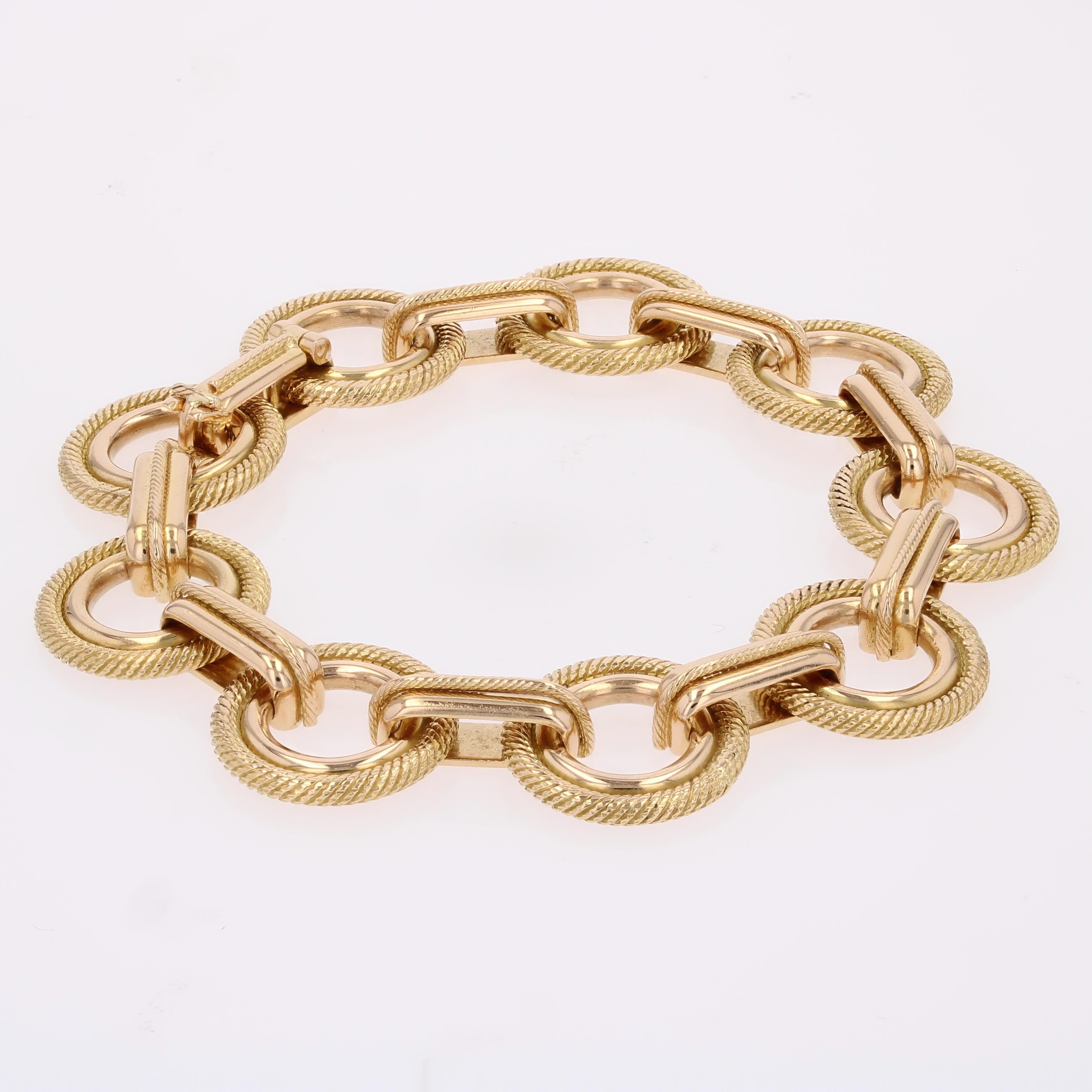 1950s Retro 18 Karat Rose Gold Round Links Bracelet For Sale 1