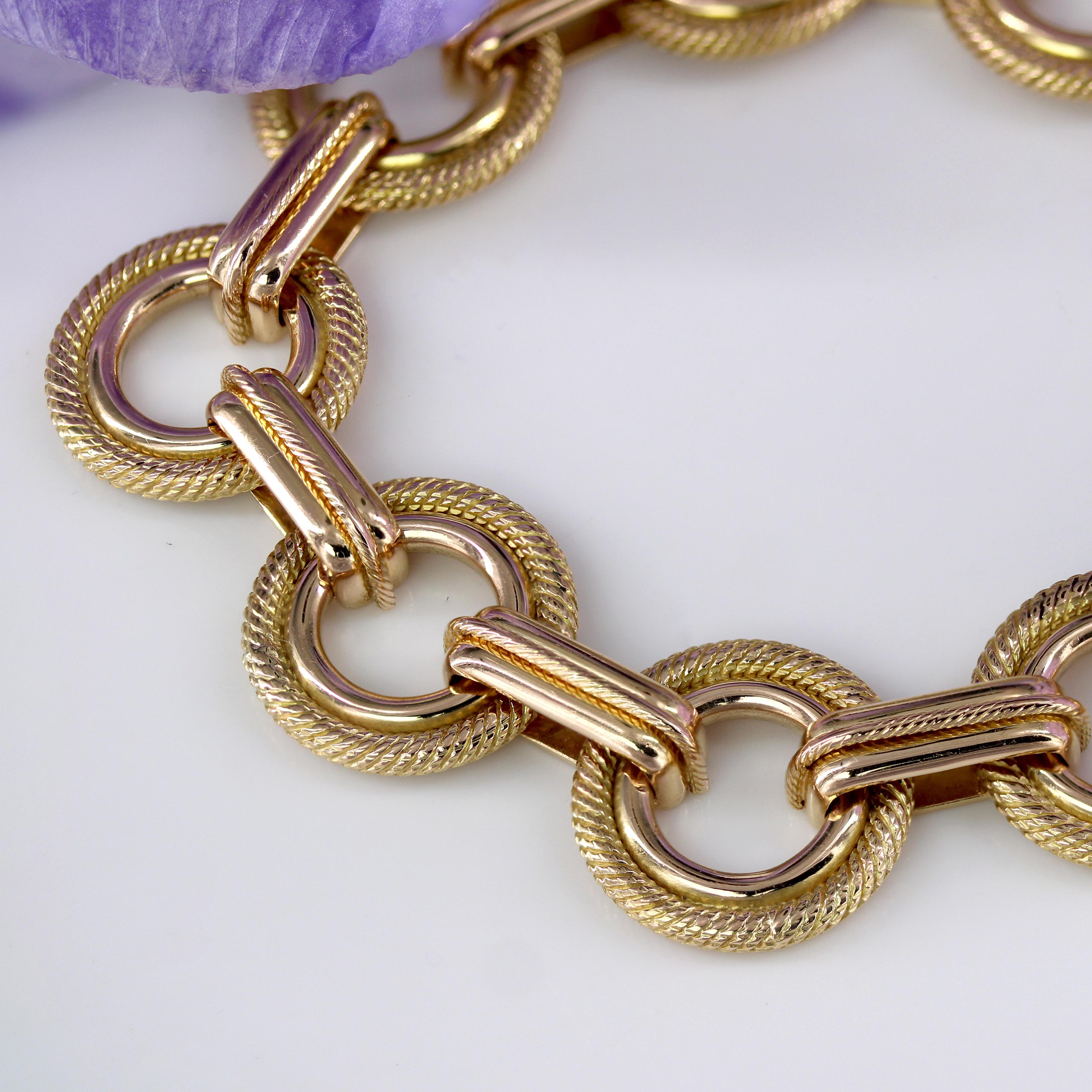 1950s Retro 18 Karat Rose Gold Round Links Bracelet For Sale 2