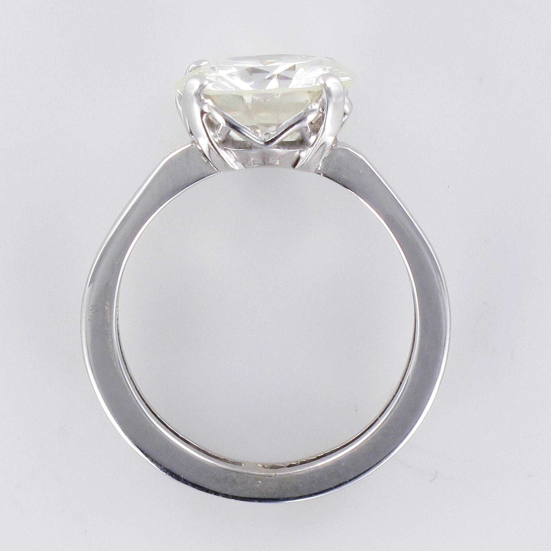 1950s Retro 3.20 Carat Diamond White Gold Solitary Ring For Sale 9