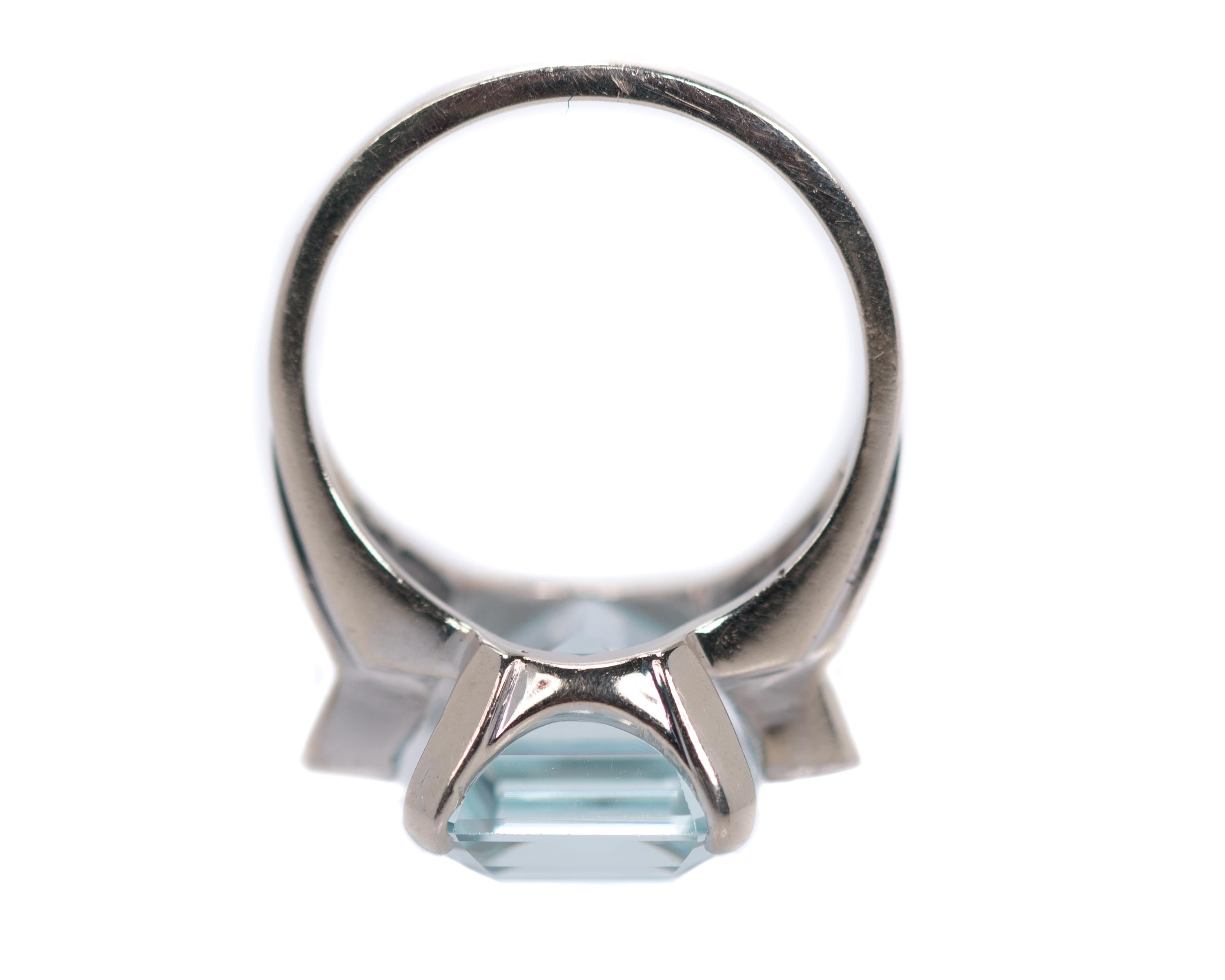 1950s Retro 6 Carat Aquamarine and Diamond, 14 Karat White Gold Engagement Ring In Excellent Condition In Atlanta, GA
