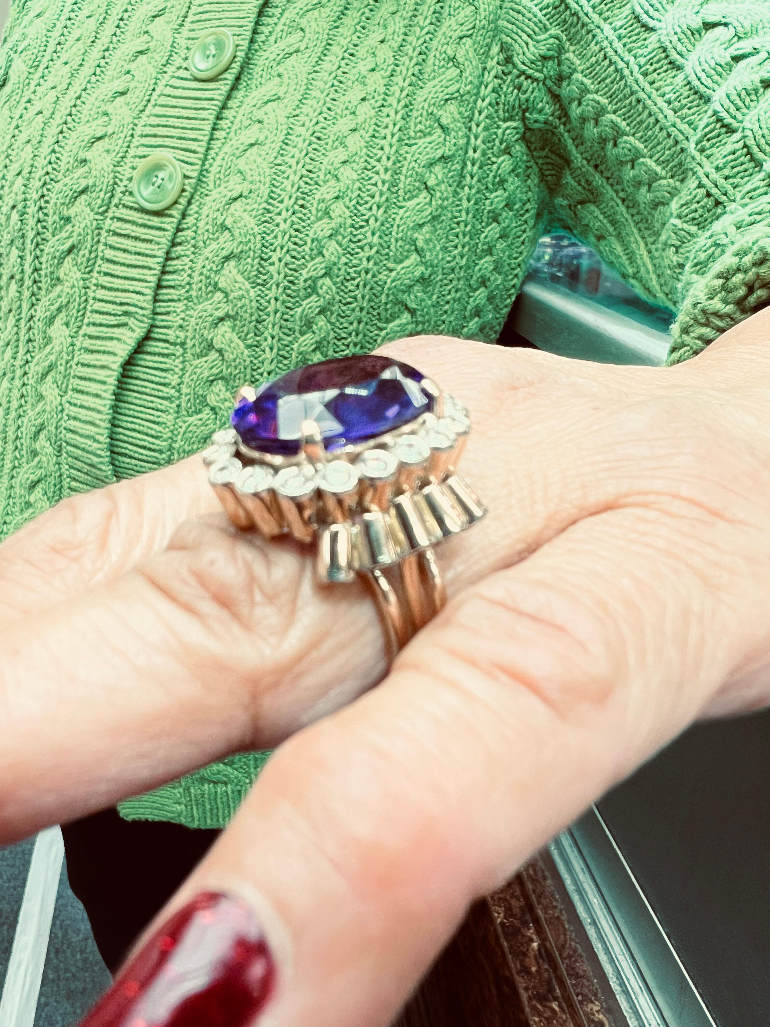 1950s Retro Amethyst Diamond Yellow Gold Cocktail Ring In Good Condition For Sale In Los Angeles, CA