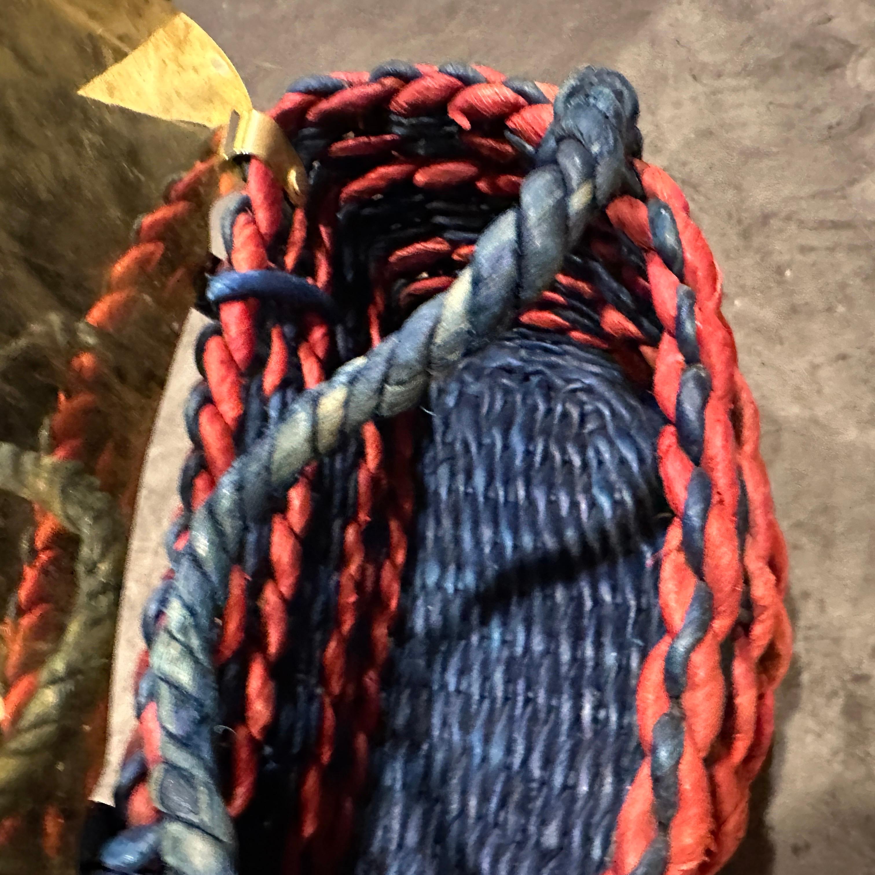 1950s Retro Chic Blue Red Woven and Gold Italian Top Handle Bag in vendita 2