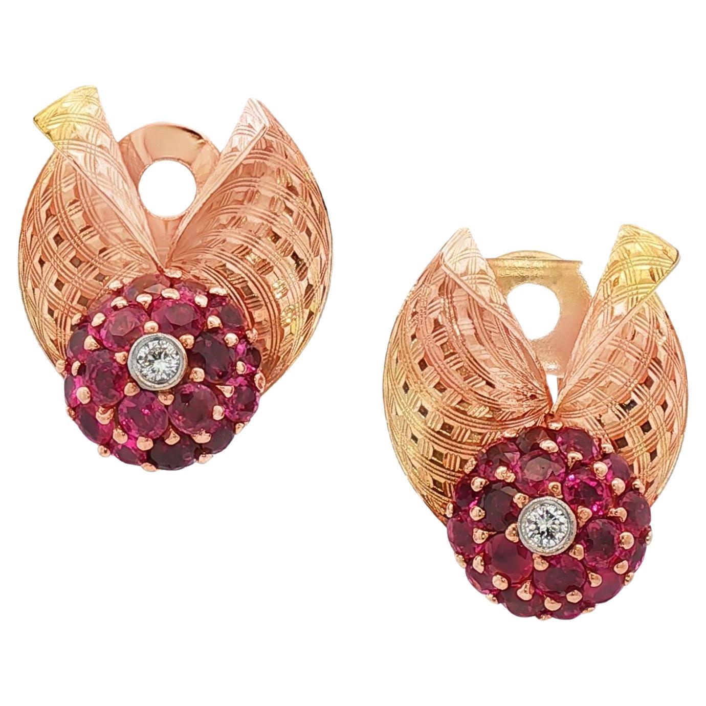 Boucles d'oreilles rétro en or jaune 14 carats, diamants et rubis des années 1950, style éventail en vente