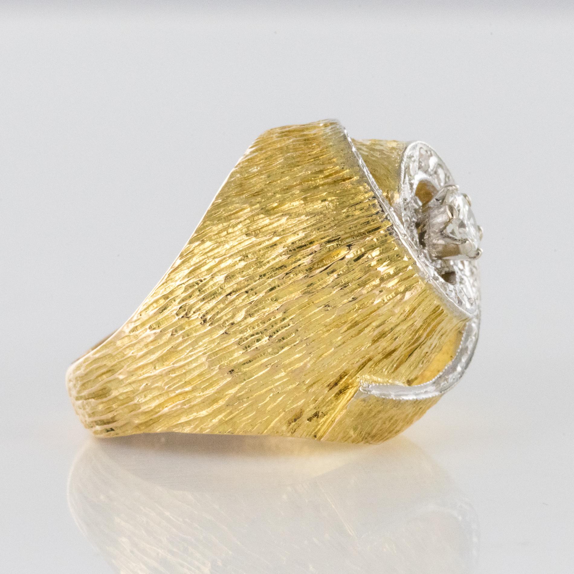 1950s Retro Diamonds 18 Karat Yellow Gold Swirl Ring For Sale 3