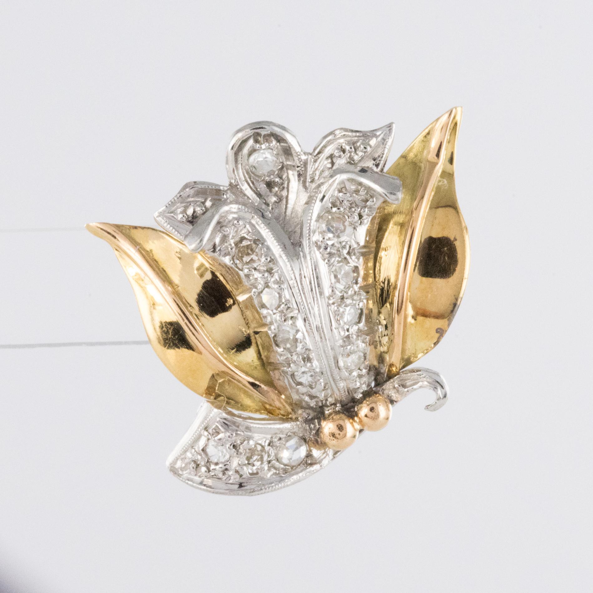 1950er Jahre Retro Diamanten 18 Karat Gelb Weißgold Blumenform Ohrringe im Angebot 1
