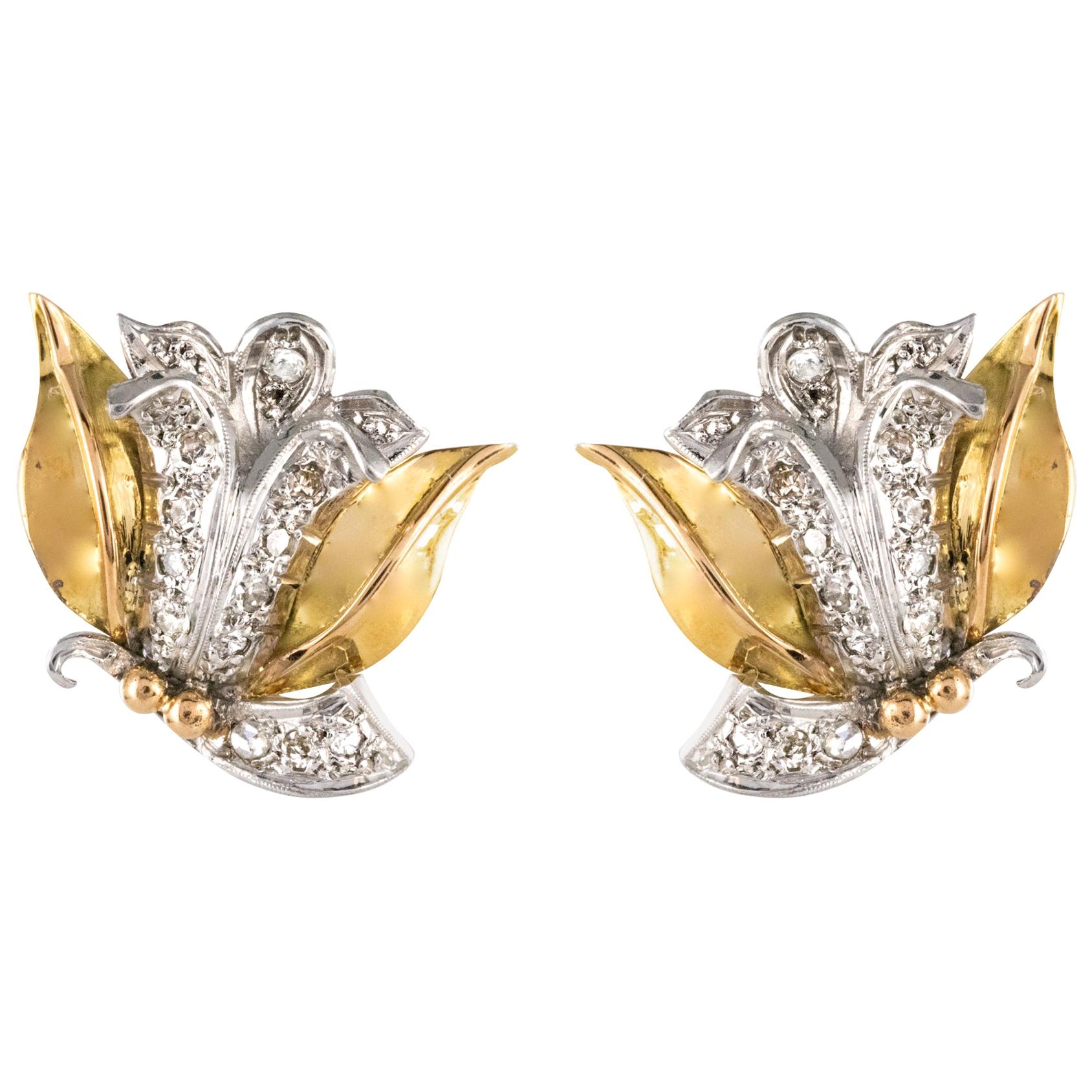 1950er Jahre Retro Diamanten 18 Karat Gelb Weißgold Blumenform Ohrringe im Angebot