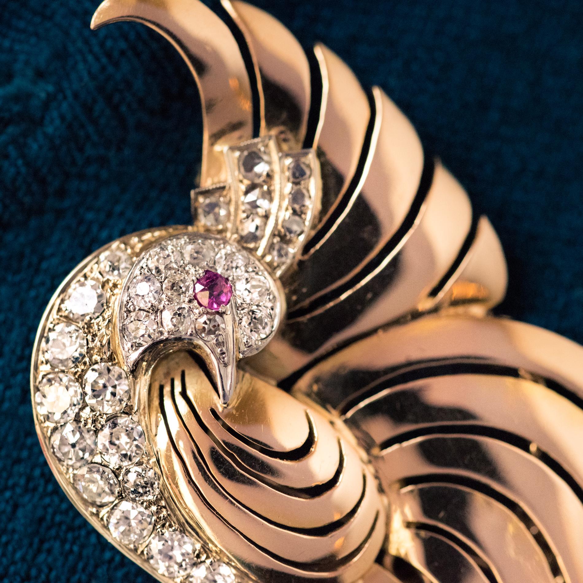 Rétro Broche rtro oiseau de paradis en or jaune 18 carats avec diamants et rubis, annes 1950 en vente