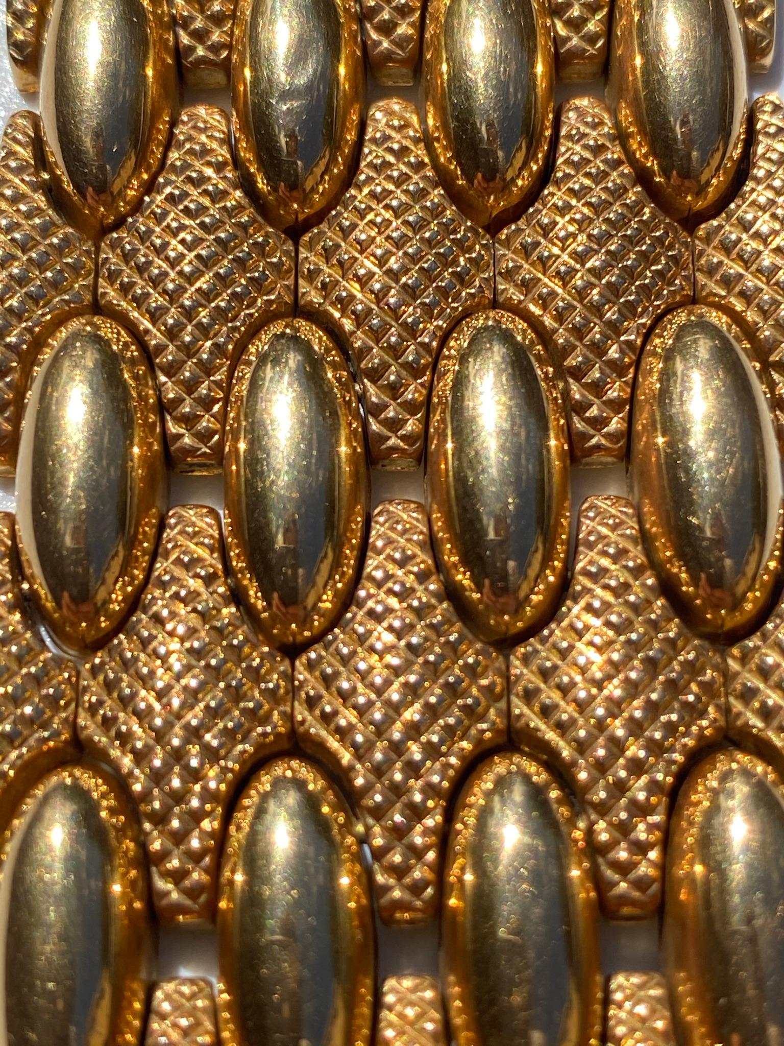 Bracelet jonc pour homme en or jaune 18 carats et or 18 carats de l'époque rétro des années 1950 83,4 grammes en vente 5