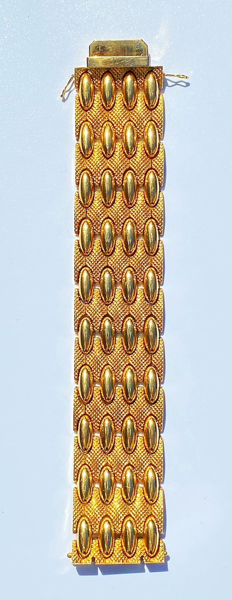 Rétro Bracelet jonc pour homme en or jaune 18 carats et or 18 carats de l'époque rétro des années 1950 83,4 grammes en vente