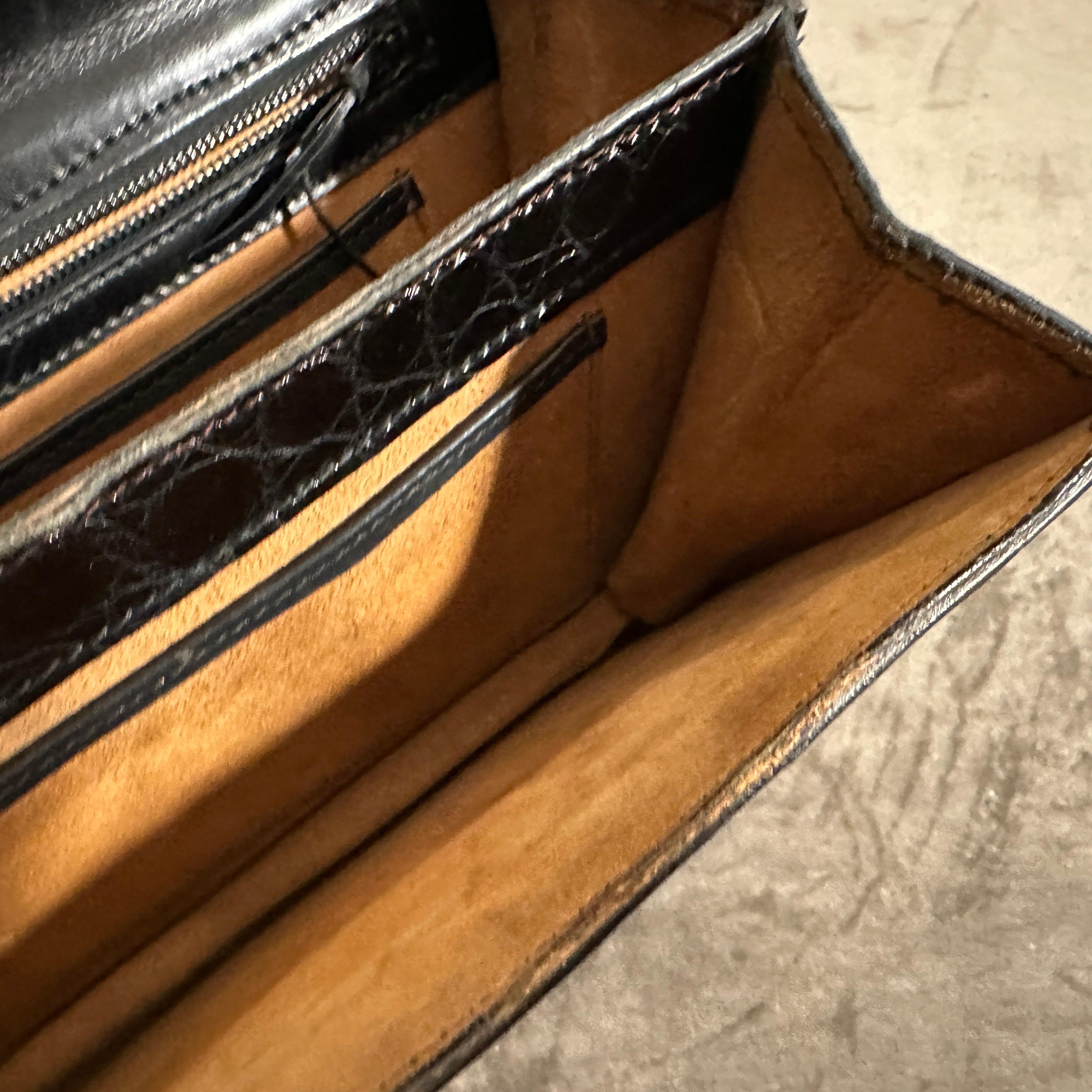Sac à main de soirée italien en cuir noir et laiton de haute qualité pour les années 1950 en vente 1