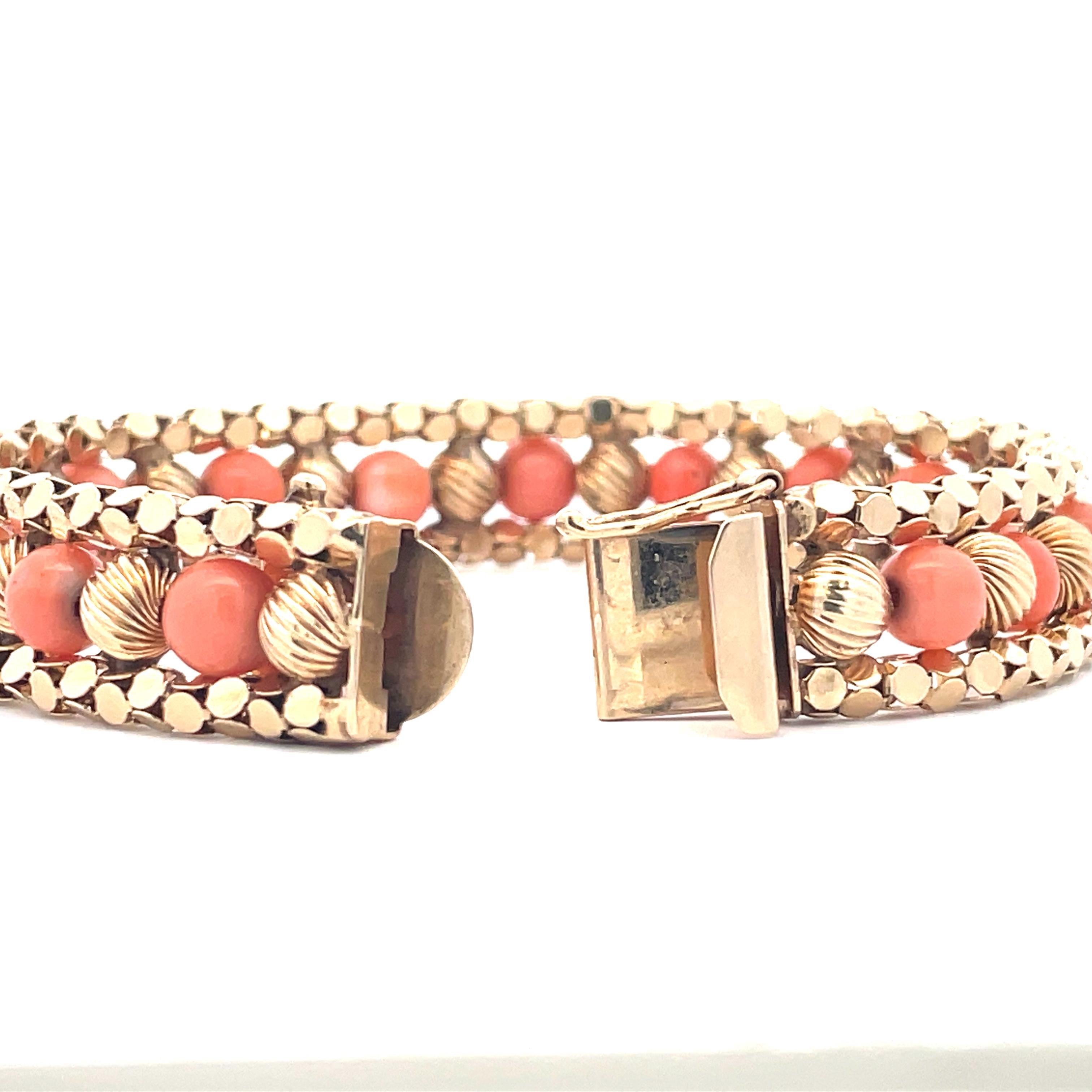 1950s Retro Mid Century 14K Yellow Gold and Coral Bracelet  In Excellent Condition In Lexington, KY