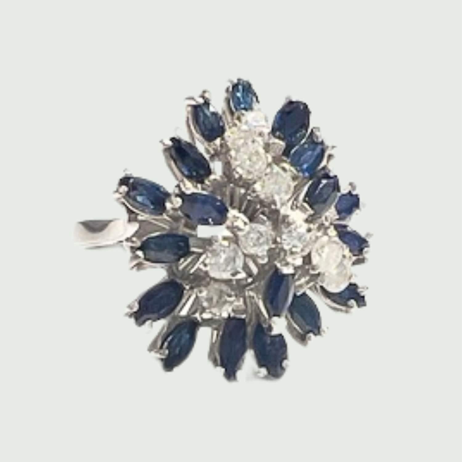 Rétro Stile retrò anni '50 Diamanti e zaffiri in oro bianco in vendita