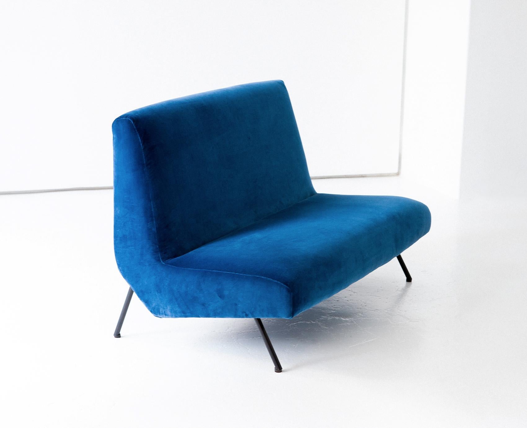 1950s Reupholstered Italian Sofa in Blue Velvet 5