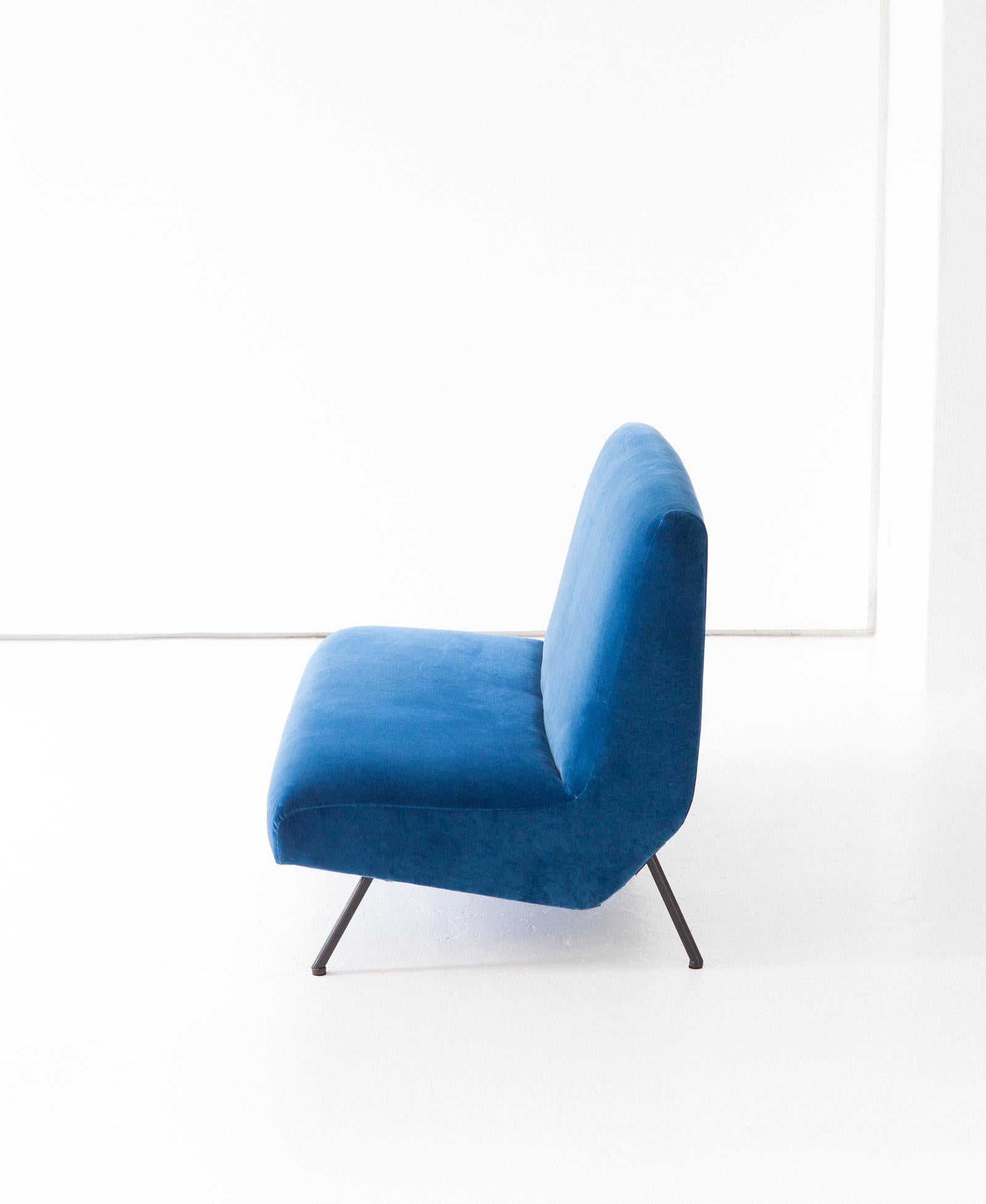 Mid-Century Modern 1950s Reupholstered Italian Sofa in Blue Velvet