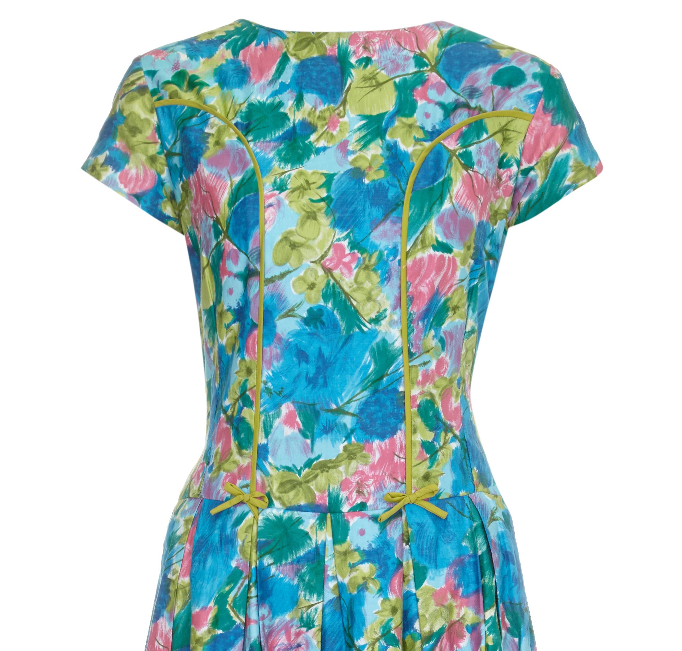 1950s Riddella Green Blue and Pink Floral Cotton Dress In Excellent Condition For Sale In London, GB